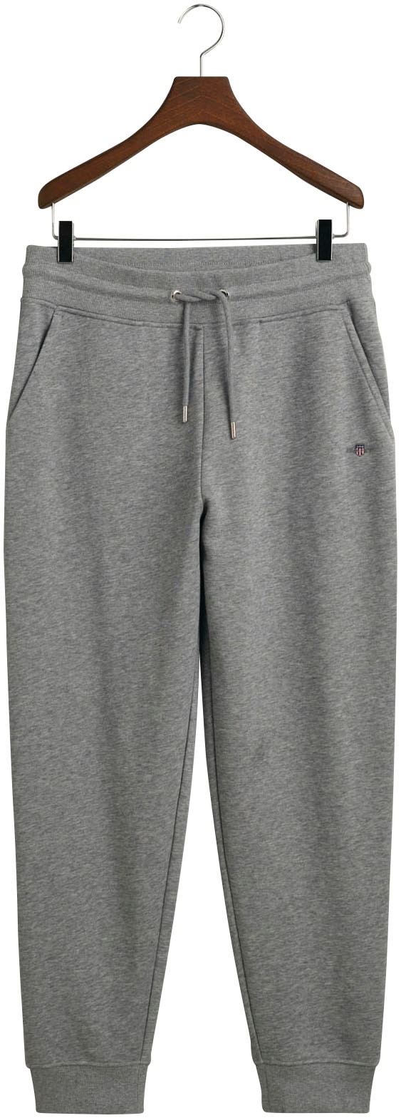 Gant Sweathose »REG SHIELD SWEATPANTS«, mit Logostickerei unterhalb des Bunds