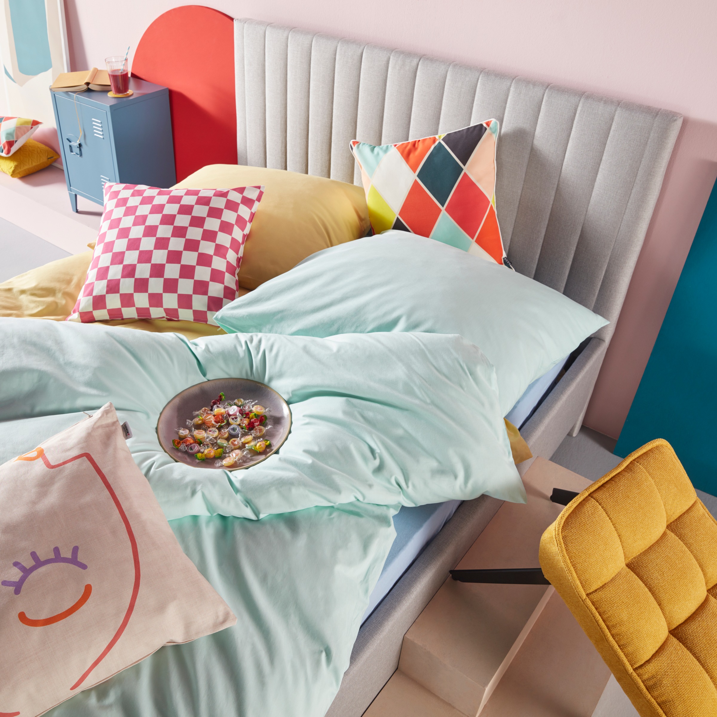 OTTO products Bettwäsche »Neele, GOTS zertifizierte Bettwäsche, in der Qualität Renforcé, atmungsaktiv, Flächengewicht 115 g/m², hergestellt aus 100% Bio-Baumwolle, Bett- und Kopfkissenbezug mit Reißverschluss, in uni Design«, (2 tlg.)