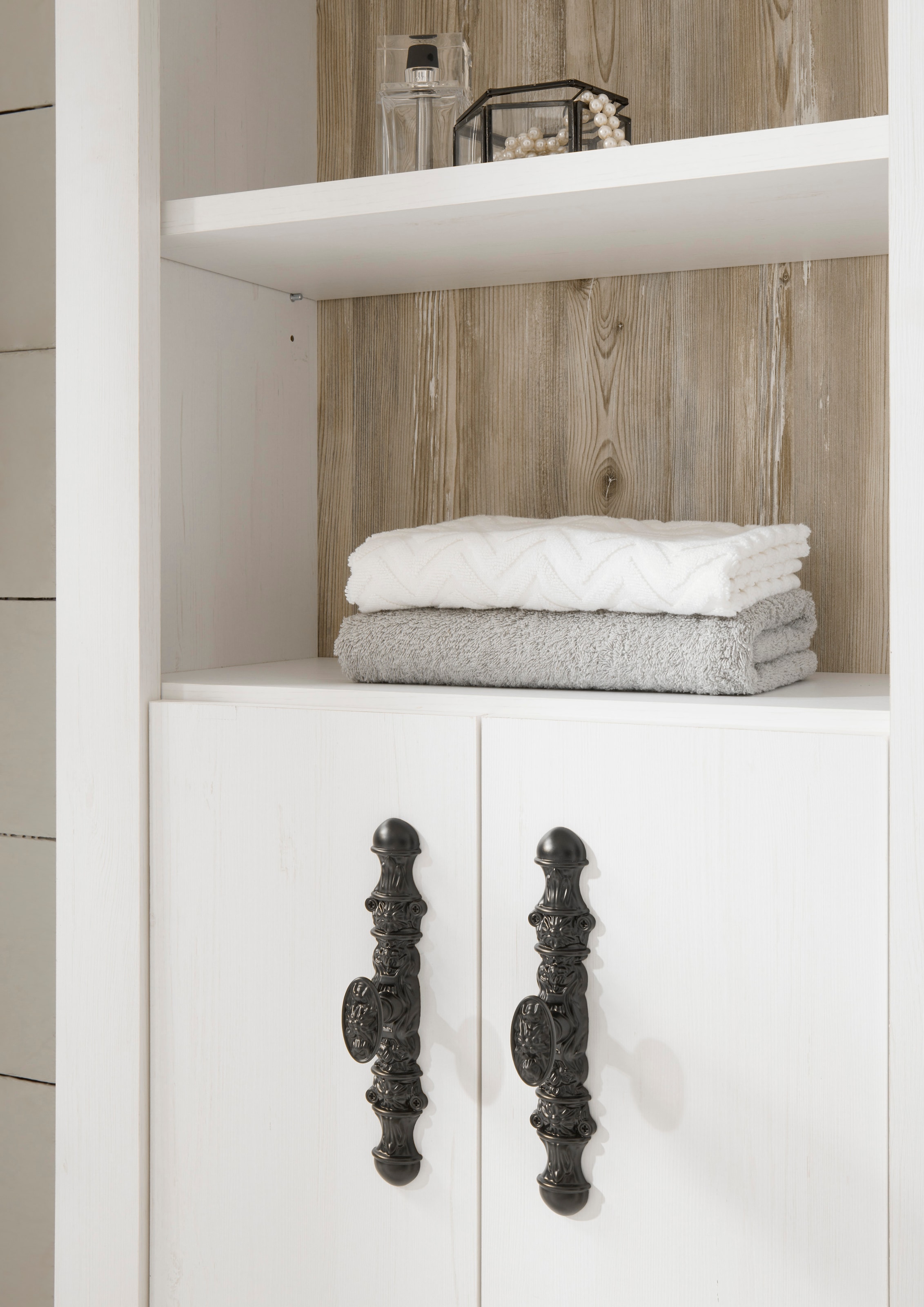Home affaire Badmöbel-Set »Florenz, Bad im Landhausstil, 3-teiliges Badezimmer«, (3 St.), Waschbeckenunterschrank, Schrank und Spiegel, in Pinie Weiß, Stauraum