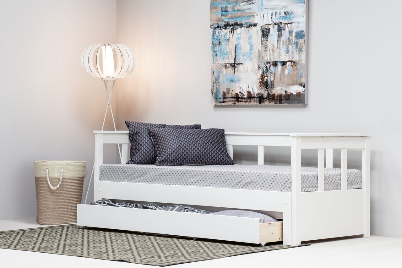 Home affaire Daybett »"AIRA" Kinderbett, Gästebett, Skandi- Design, Schublade optional«, (FSC® zertifiziertes Massivholz), mit ausziehbarer Liegefläche, ideal fürs Jugend- oder Gästezimmer