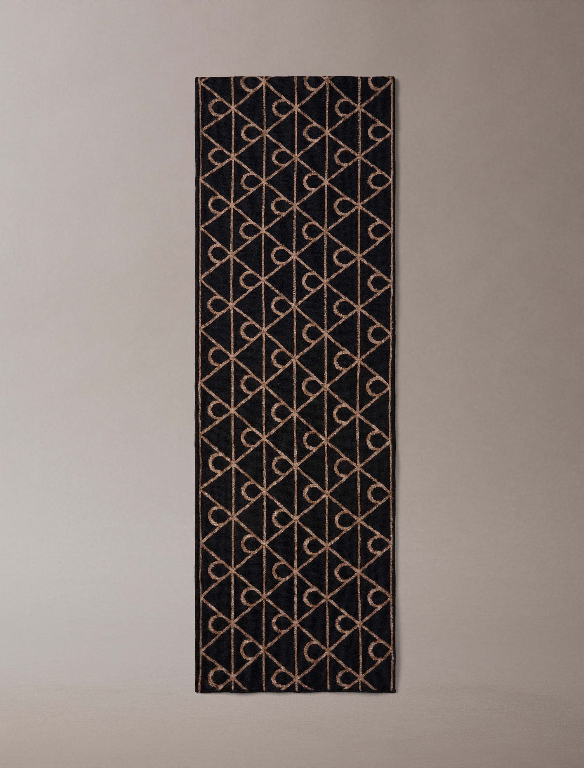 Calvin Klein Modetuch »EMBLEM REVERSIBLE WOOL HW SCARF« Perfekt für den Alltag