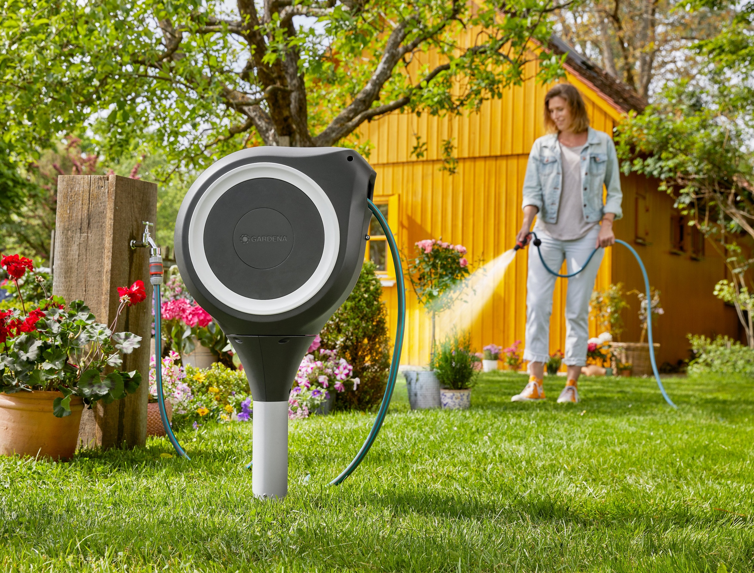 GARDENA Schlauchbox »RollUp S« für maximale Bewegungsfreiheit bei der Bewässerung