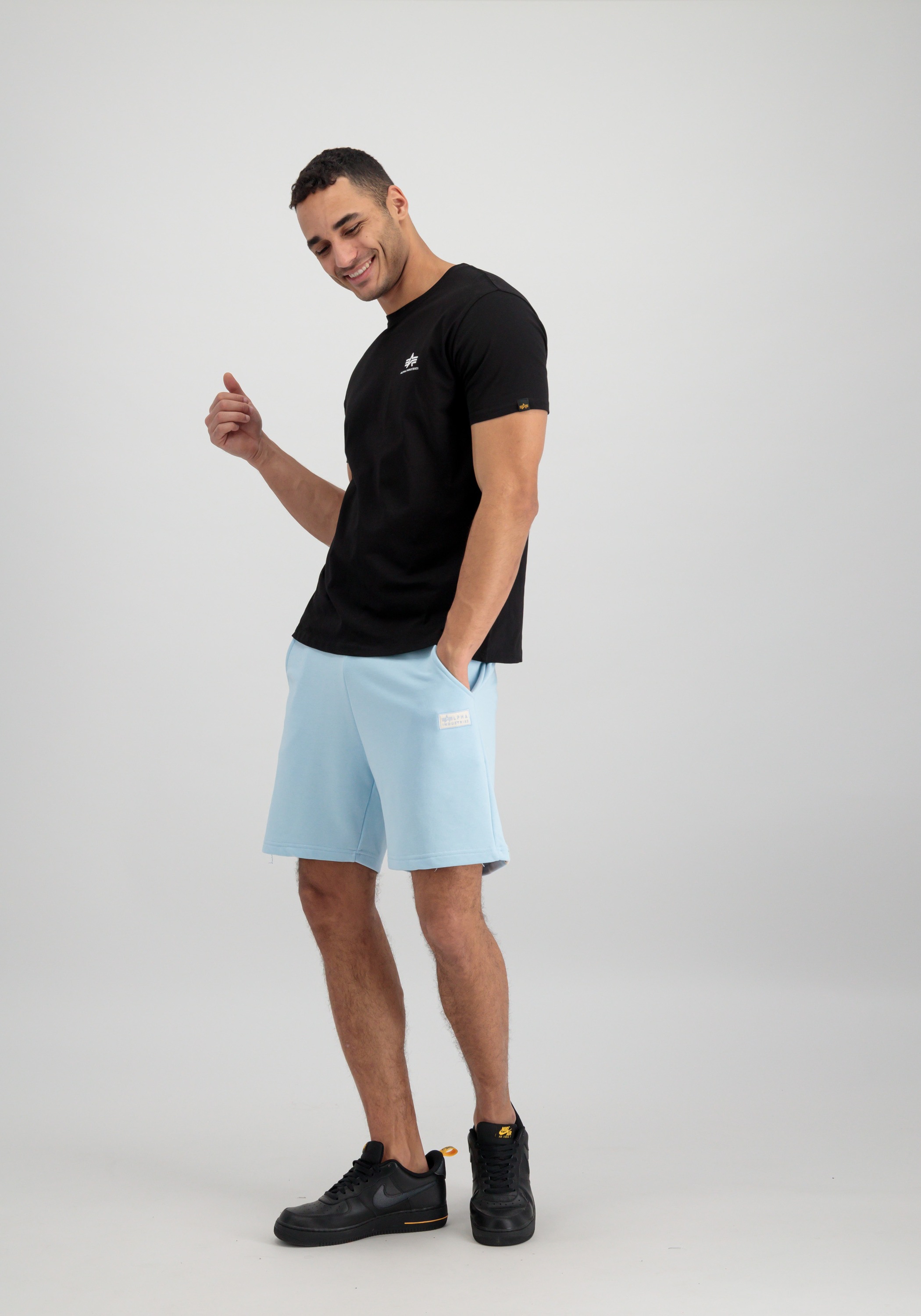 Alpha Industries Sweatshorts »Organics Jogger Short kurze Jogginghose«