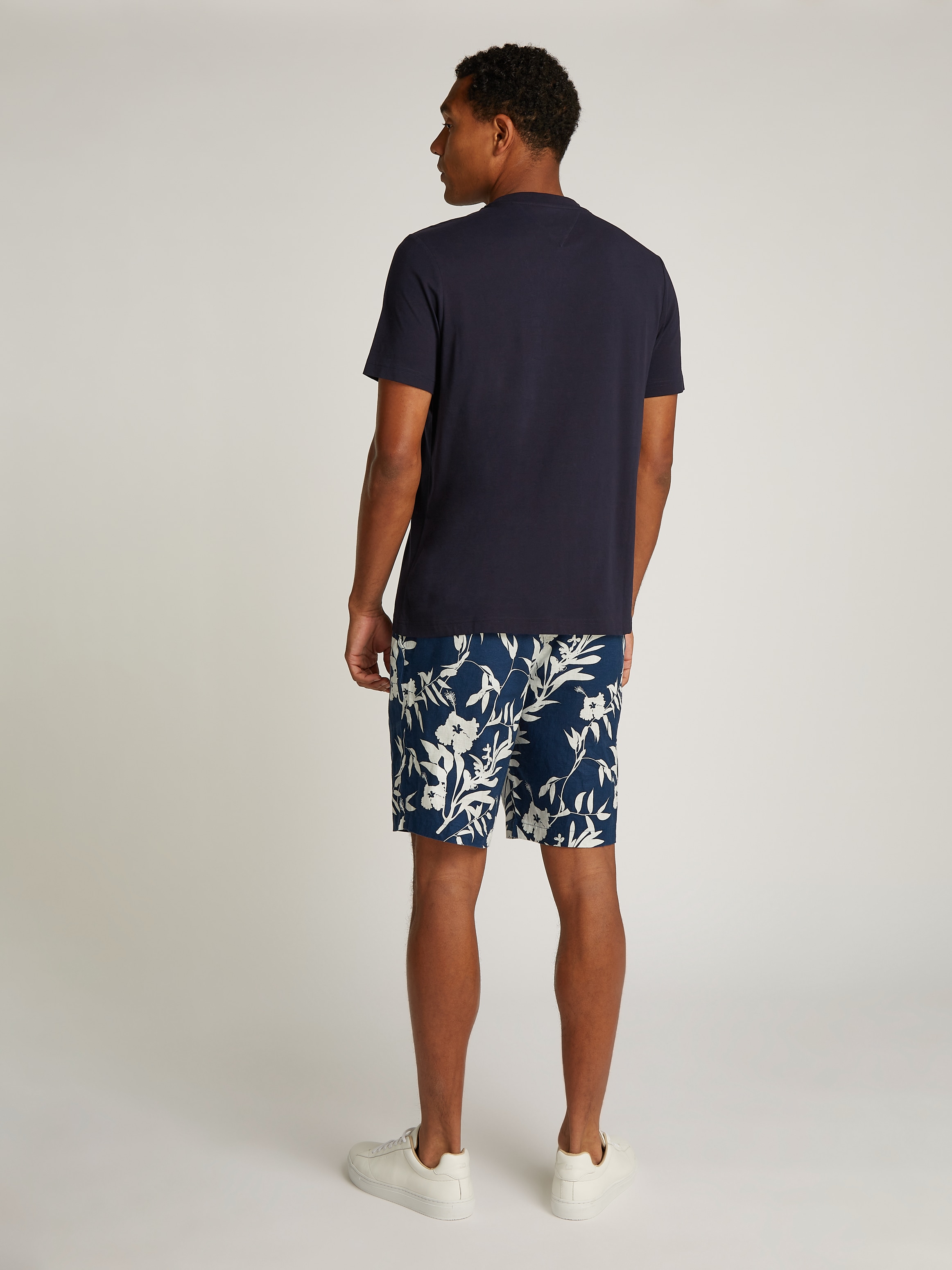Tommy Hilfiger T-Shirt »HILFIGER CENTER STACK TEE«, mit großem Schriftprint