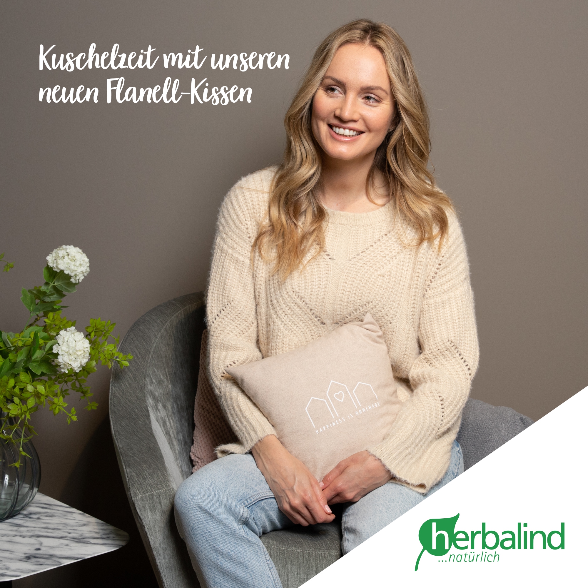 herbalind Zirbenkissen »Happiness is Homemade - Flanell in beige 30x30 mit Reißverschluss«, 100% Baumwolle mit Zirbe Füllung - Handmade in Germany