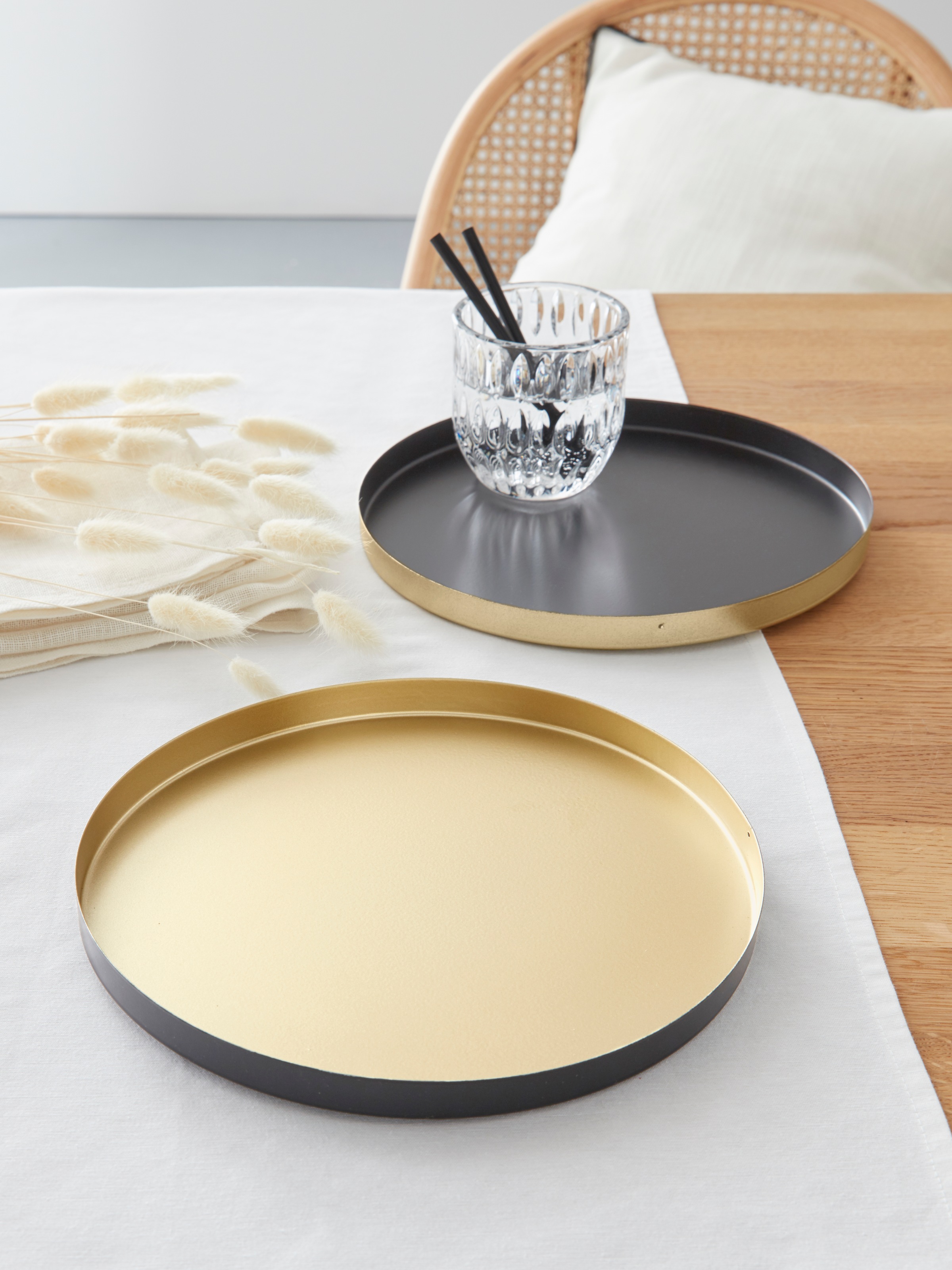 Creativ home Dekoteller »Servierplatte, Ø 25 cm, Teller für die Festtagstafel«, (Set, 2 St.), Ideal für die Winter- und Weihnachtsdeko