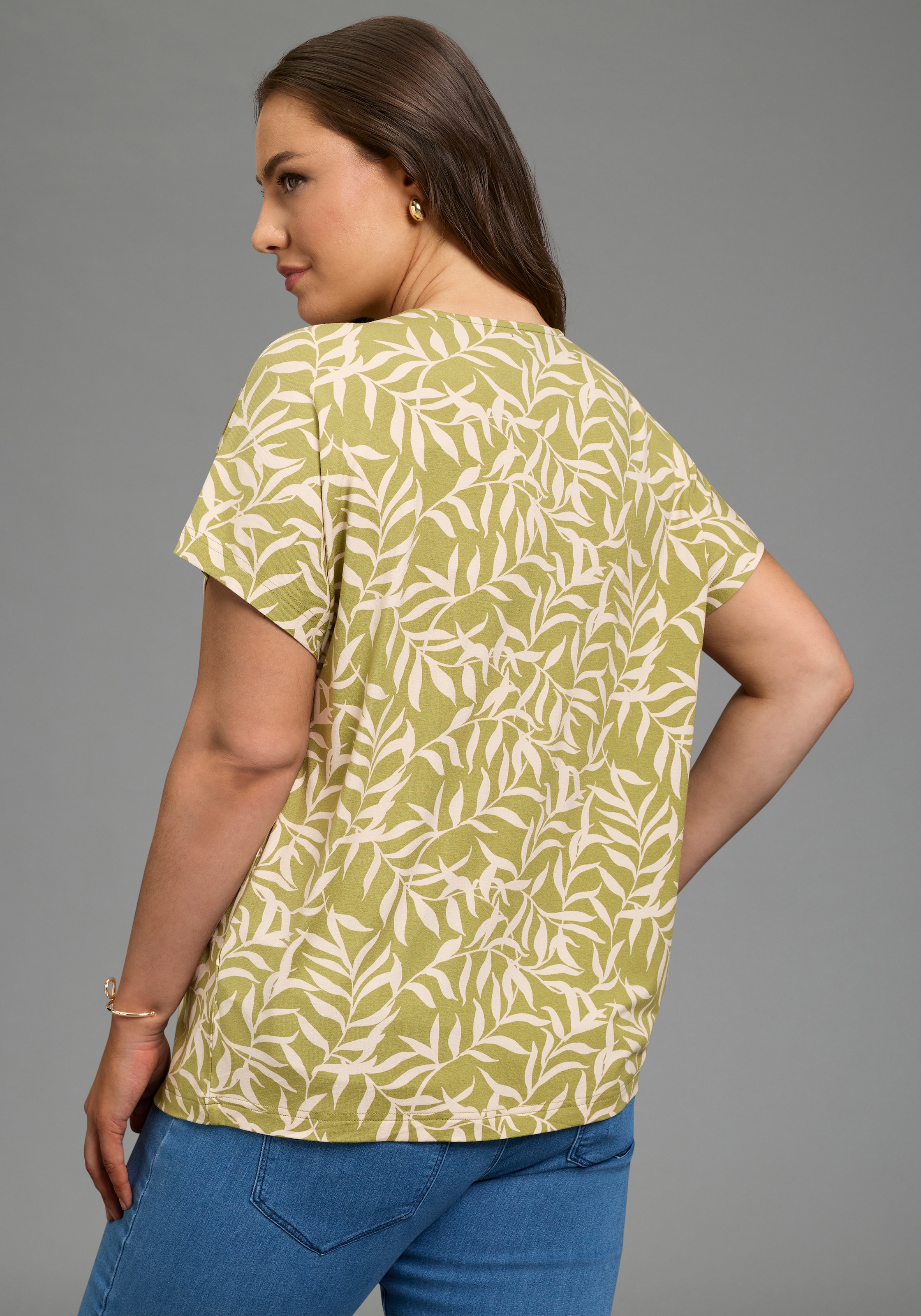 Laura Scott CURVE T-Shirt casual Stil, Figurumspielende Passform, geblümt