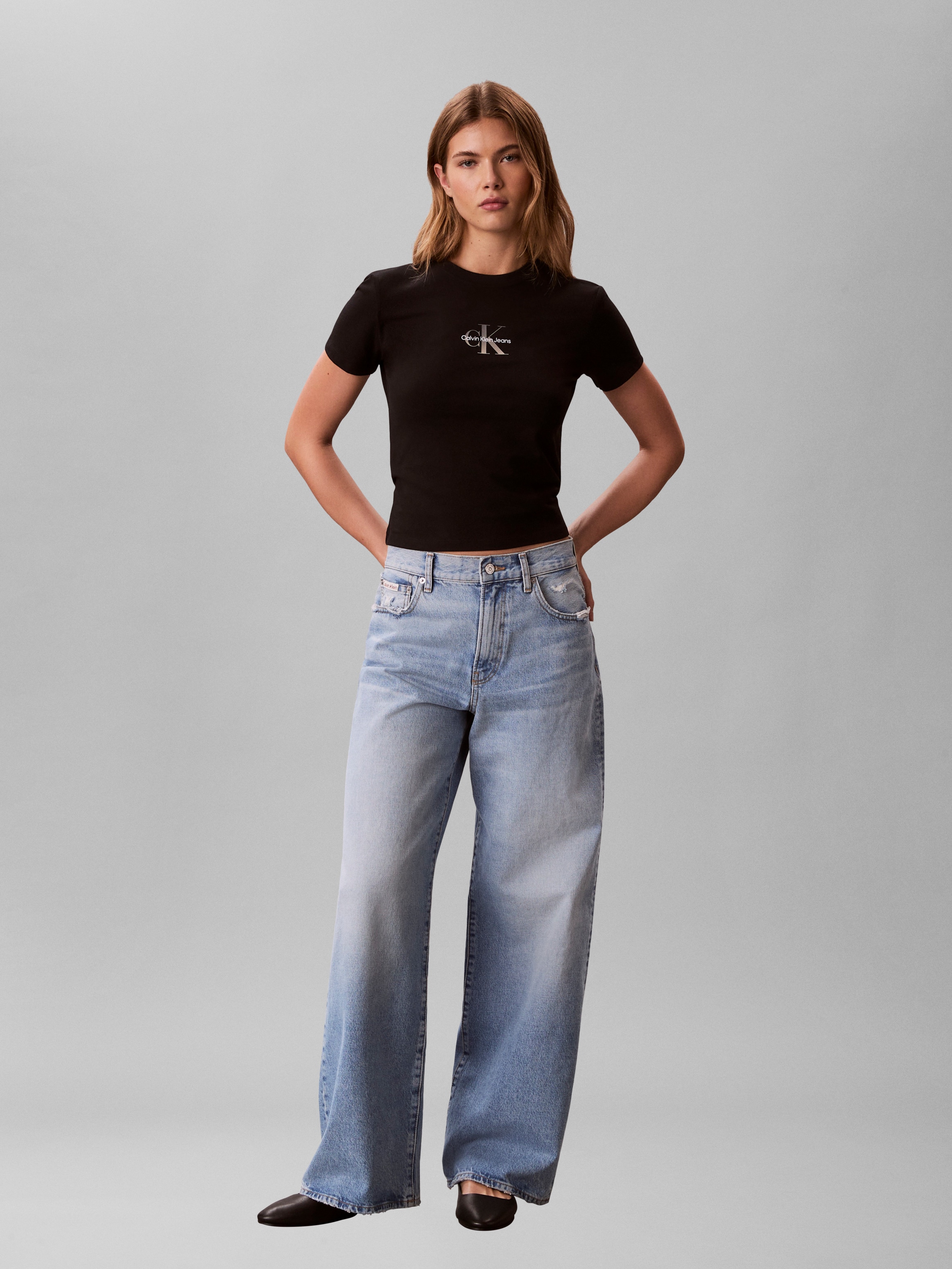 Calvin Klein Jeans T-Shirt »GRADIENT MONOLOGO SLIM TEE« Regular fit mit Rundhalsausschnitt