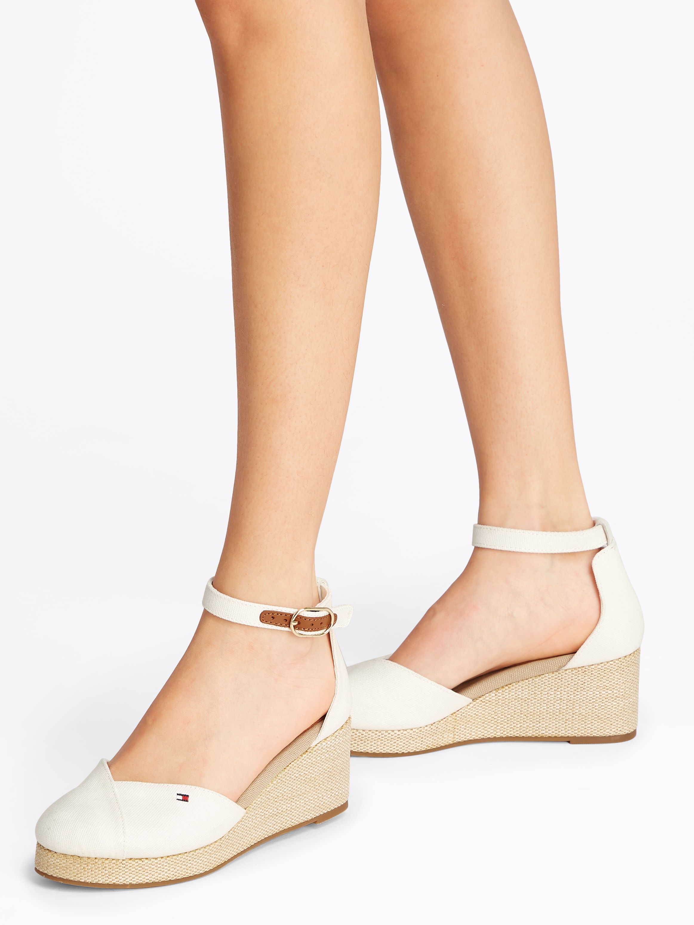 Tommy Hilfiger Keilsandalette »FLAG CLOSED TOE MID WEDGE ESPAD«, Riemchensandale, Sommerschuh mit verstellbarer Schnalle