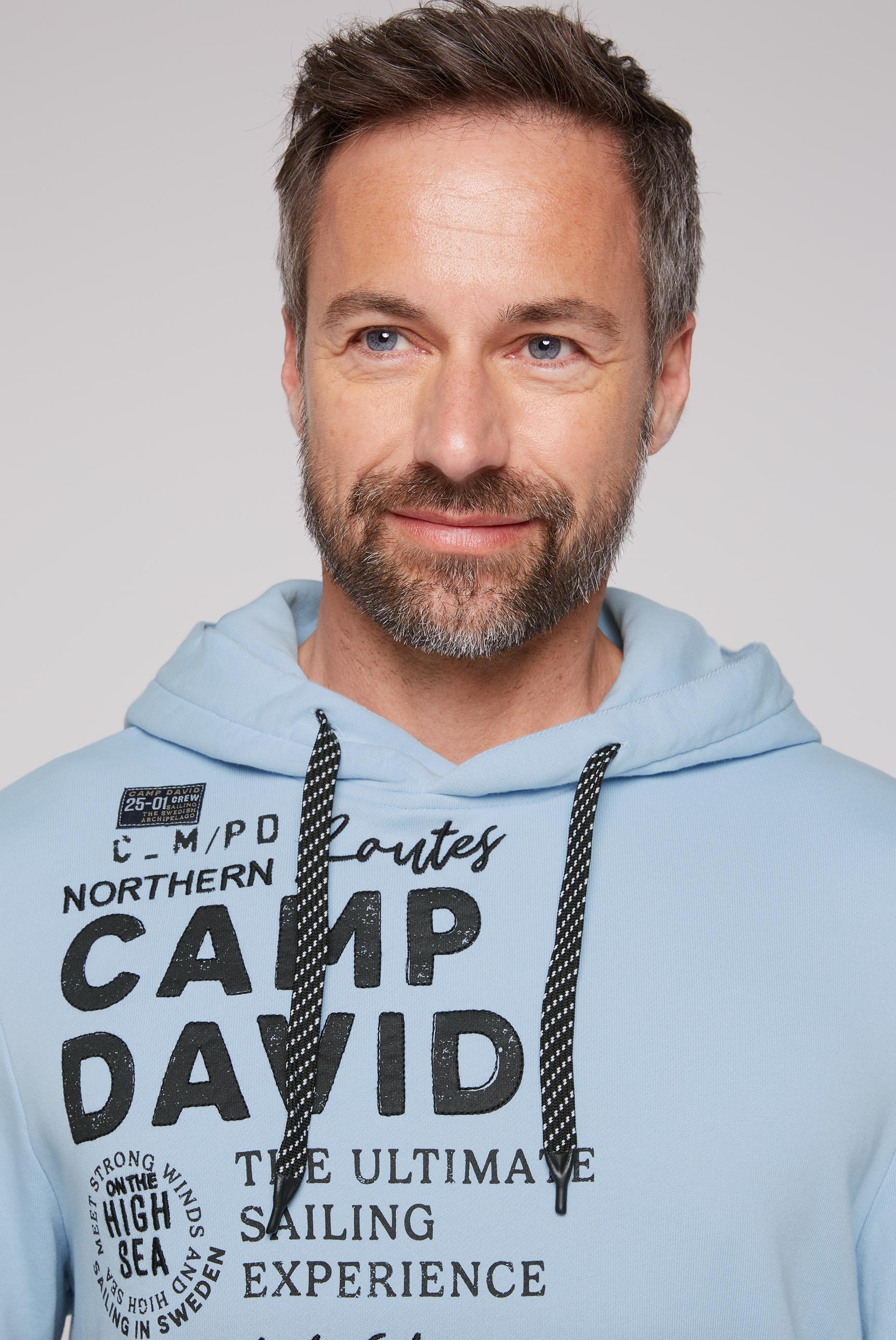 CAMP DAVID Kapuzensweatshirt, mit Logo-Prints und Farbverlauf