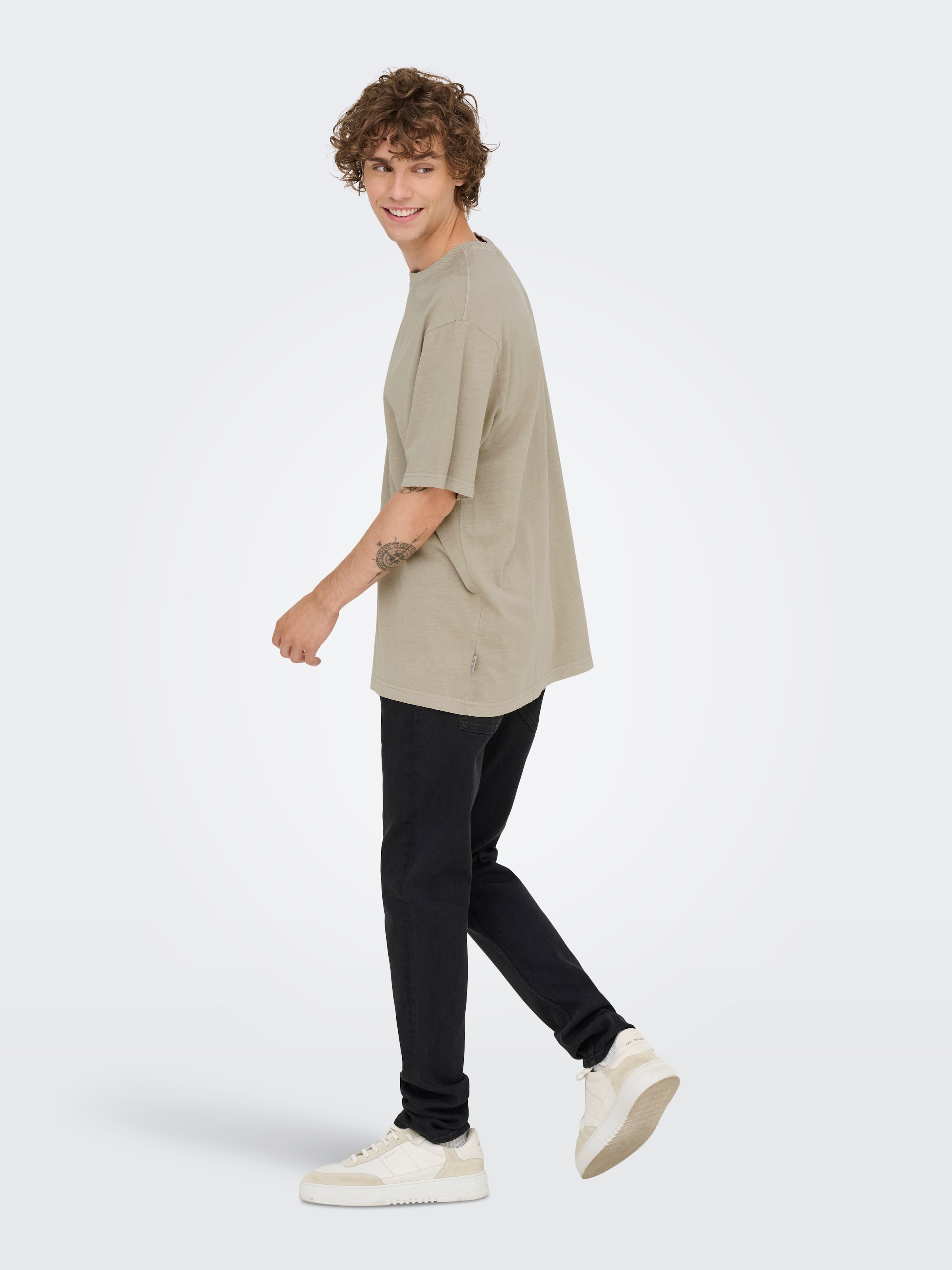 ONLY & SONS Rundhalsshirt »ONSDISTRESS RLX SS TEE«