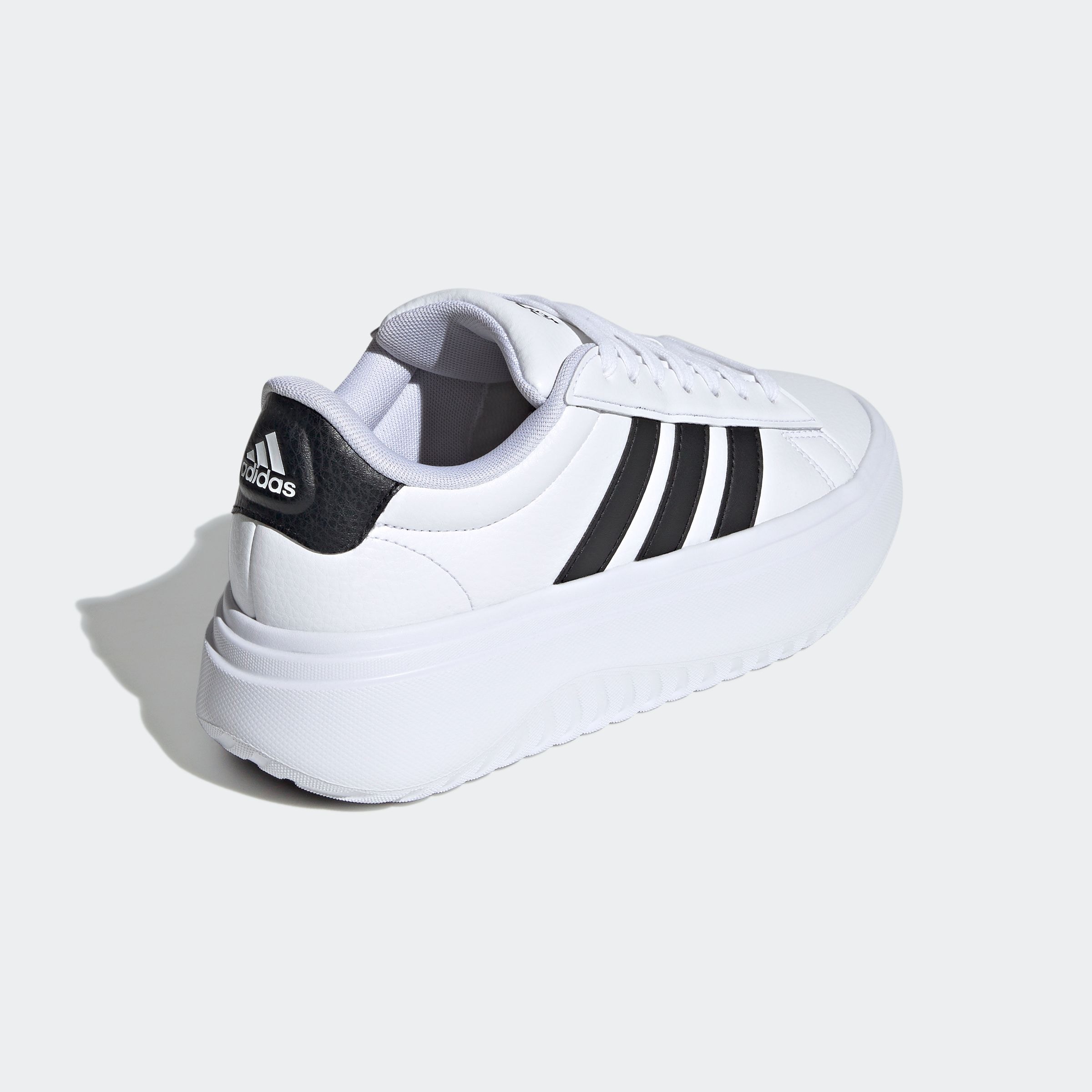 adidas Sportswear Sneaker »GRAND COURT PLATFORM«, Design auf den Spuren des adidas Superstar