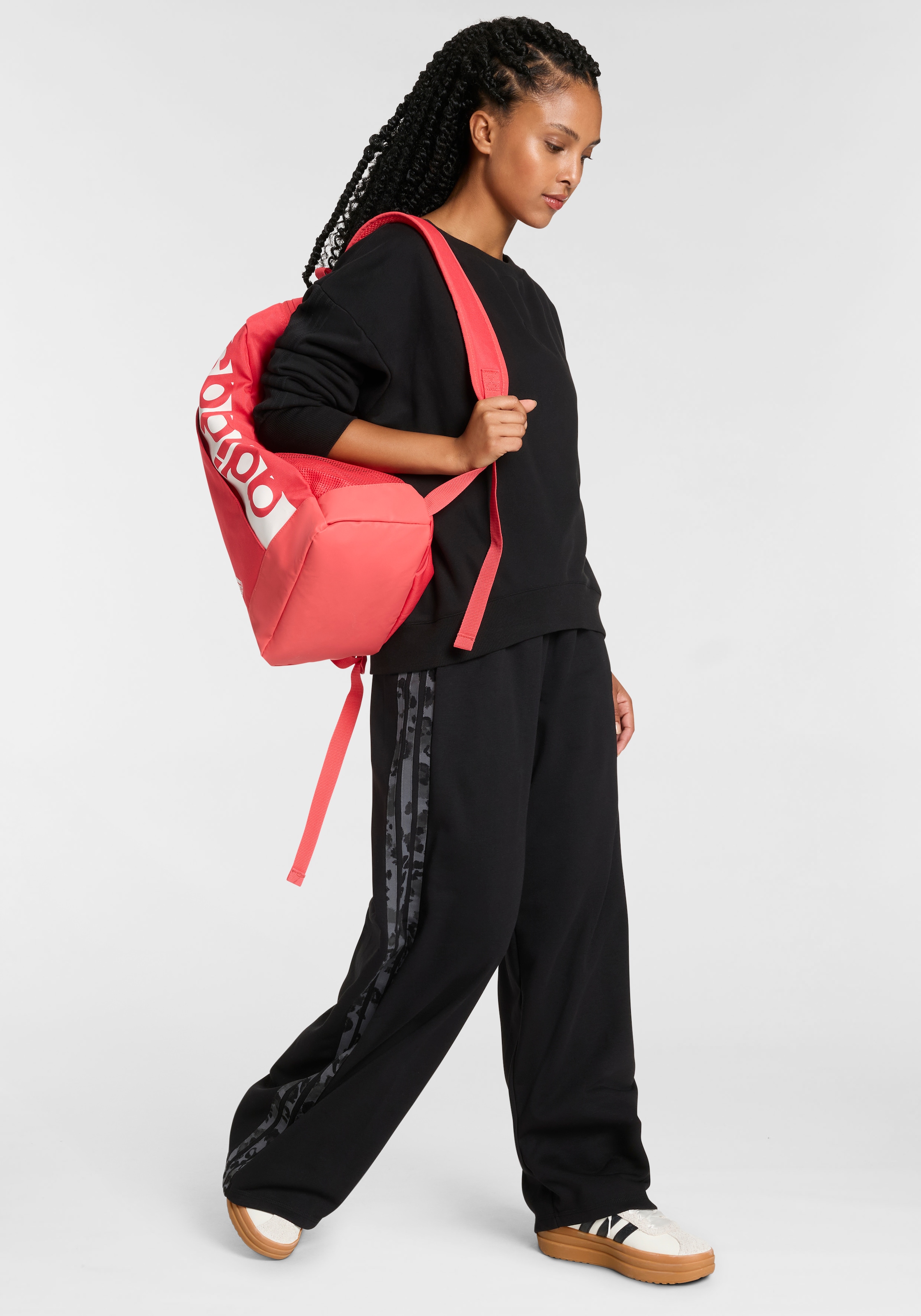 adidas Sportswear Sporthose »W AOP FT PT«, (1 tlg.), Locker geschnitten mit weitem Bein, Tierprint-Details
