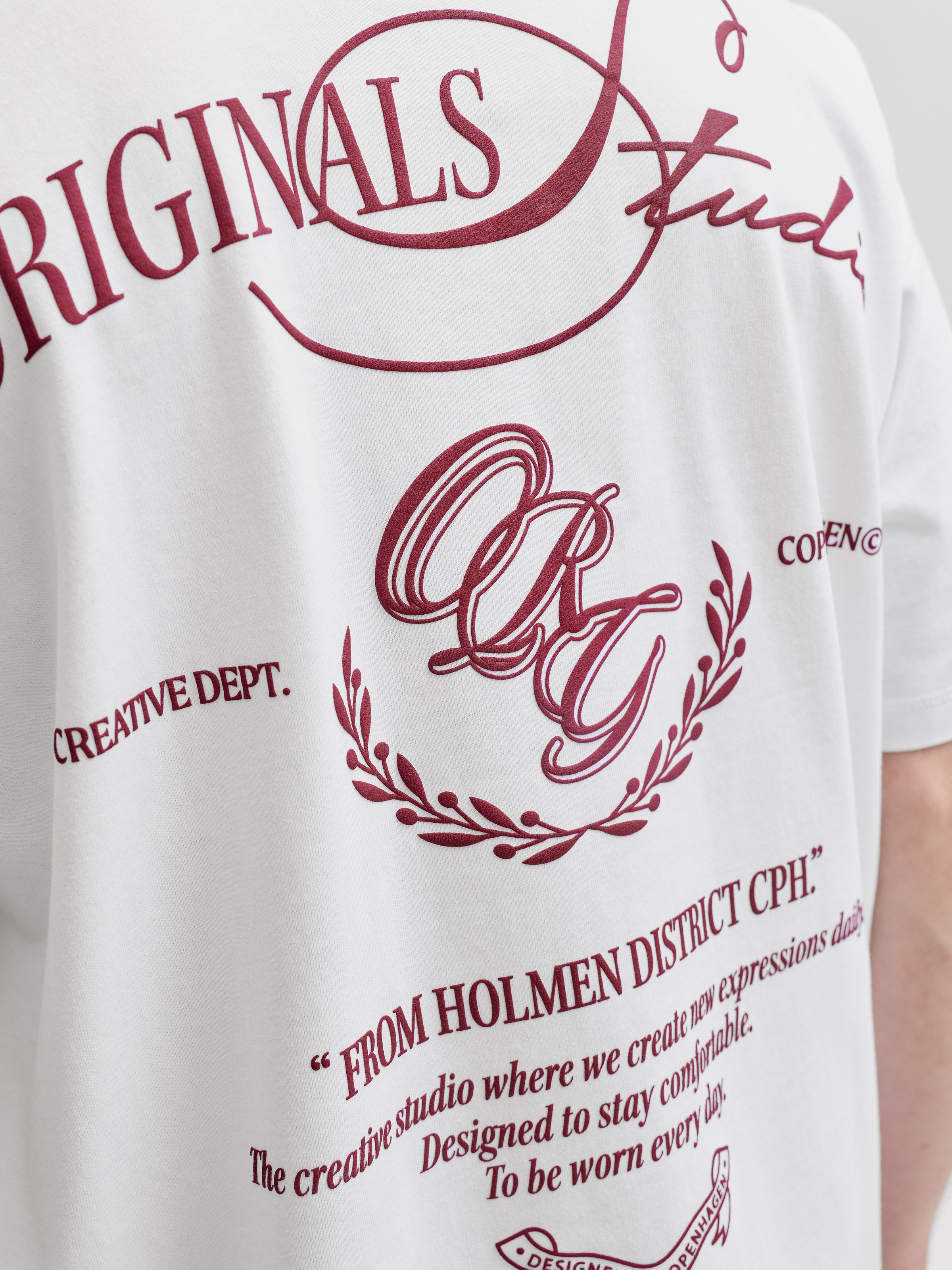 Jack & Jones Rundhalsshirt »JORSANREMO TYPO TEE SS CREW NECK LN« Baumwollmischung, locker geschnitten