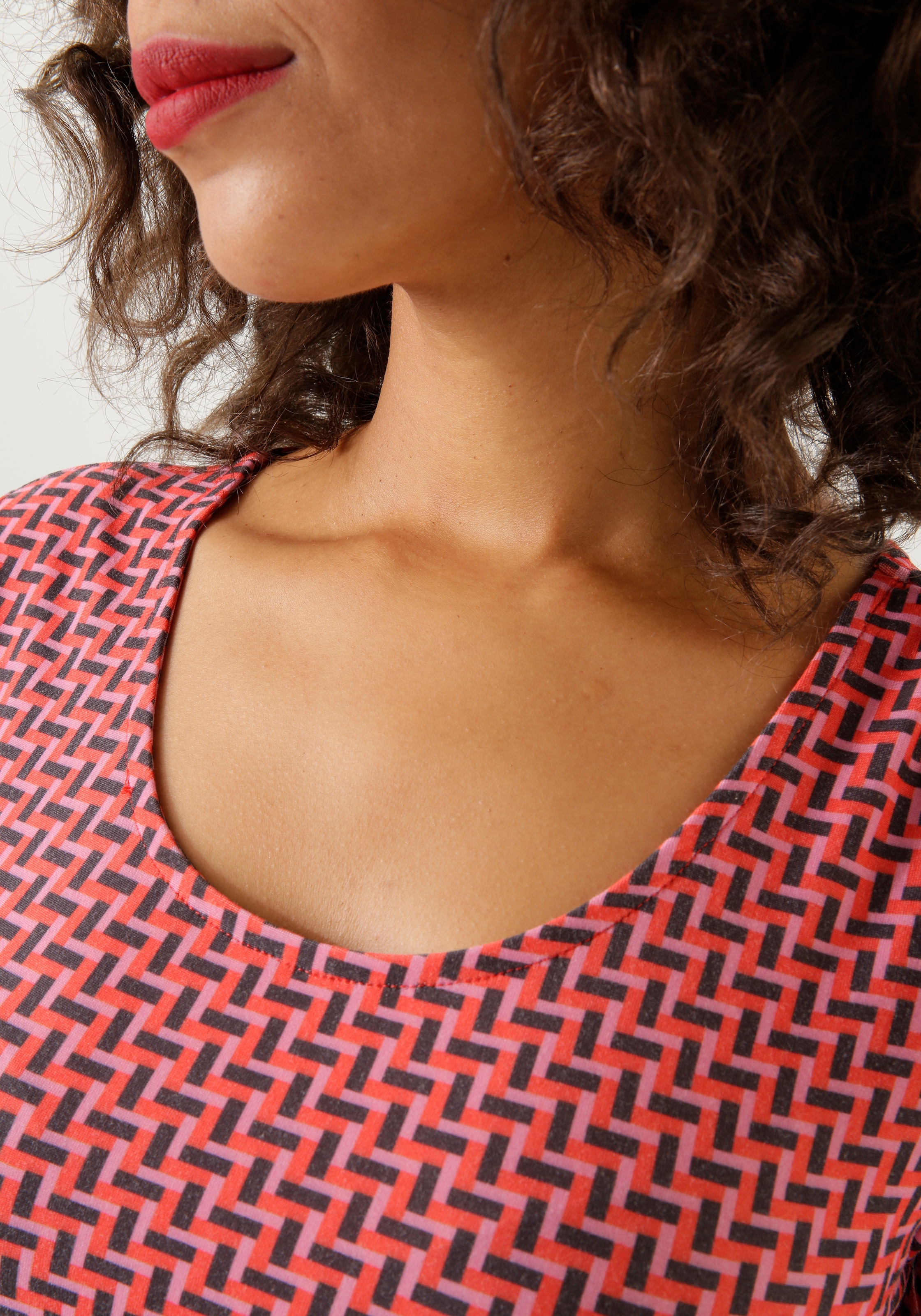 Aniston CASUAL Jerseykleid, mit trendfarbenem, graphischen Druck - NEUE  KOLLEKTION bei OTTOversand