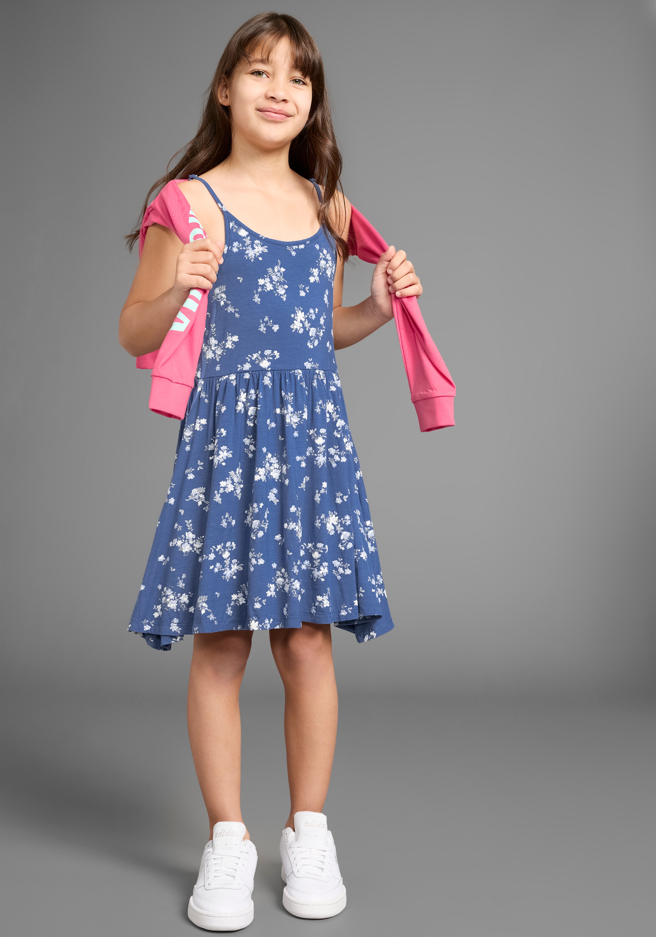 KIDSWORLD Jerseykleid »Trägerkleid im Blumenmuster«, aus Viskose mit schönem Blumendruck