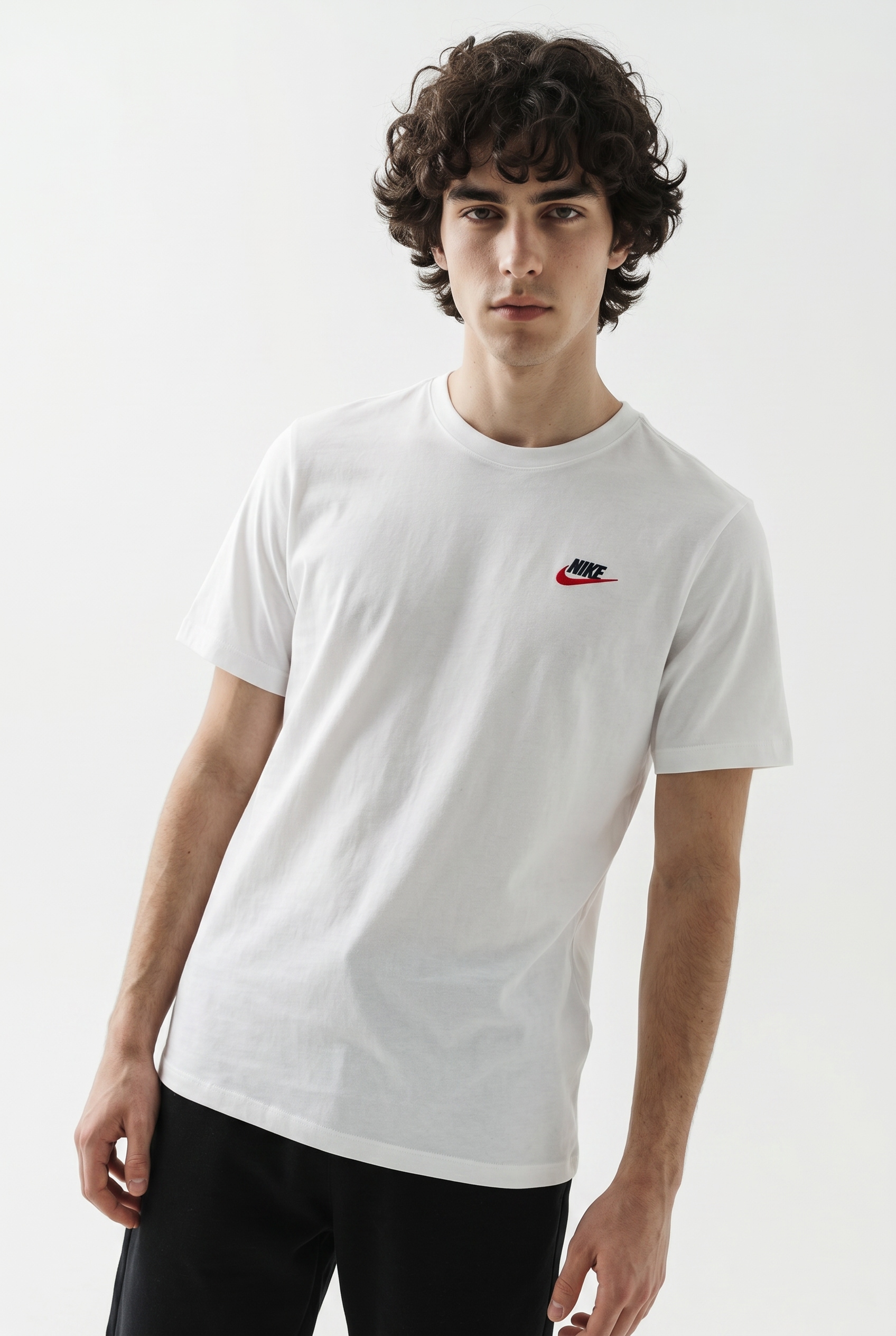 Nike Sportswear T-Shirt »M NSW CLUB TEE« Regular Fit, Kurzarm, Rundhalsausschnitt