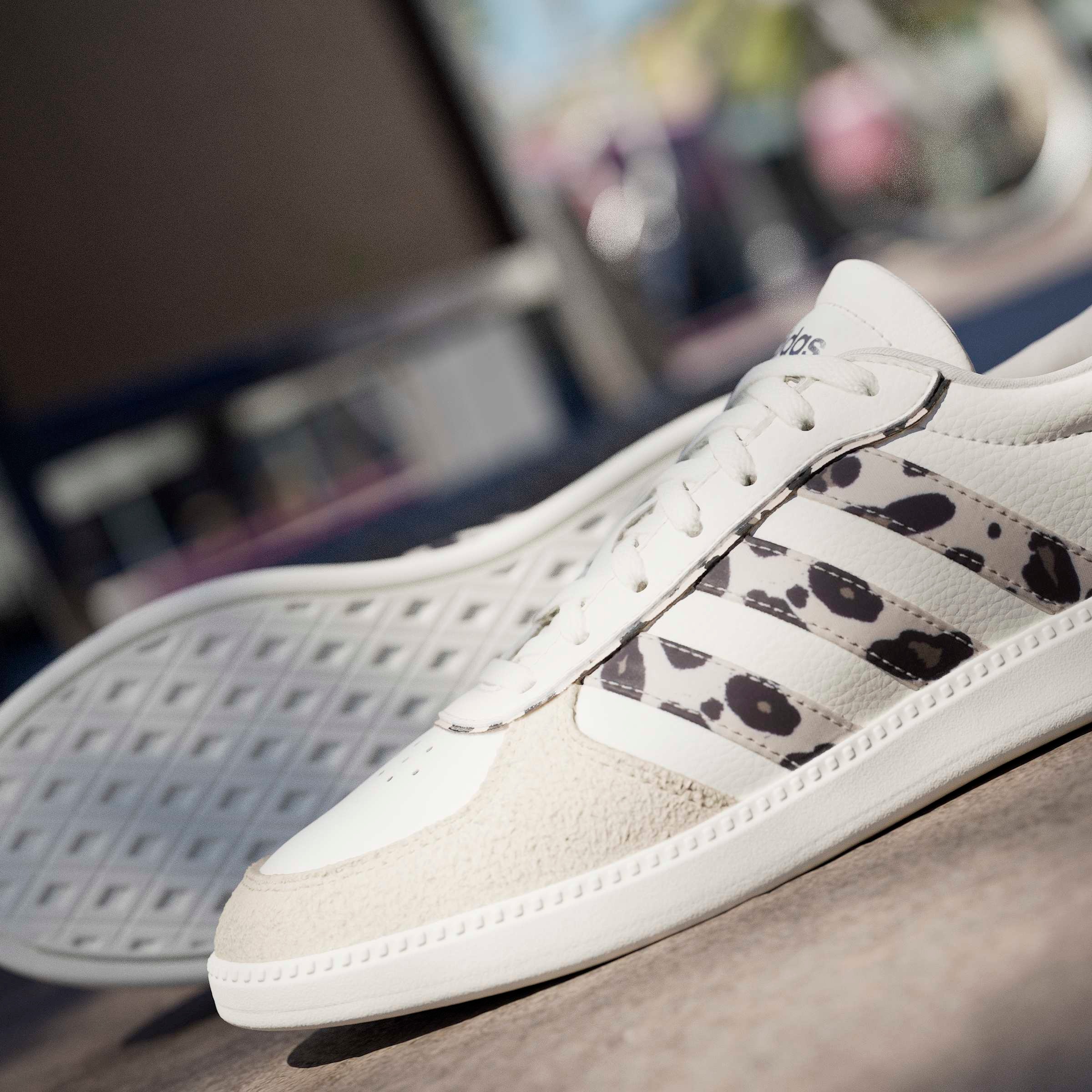 adidas Sportswear Sneaker »BREAKNET SLEEK«  inspiriert vom Design des adidas handball spezial