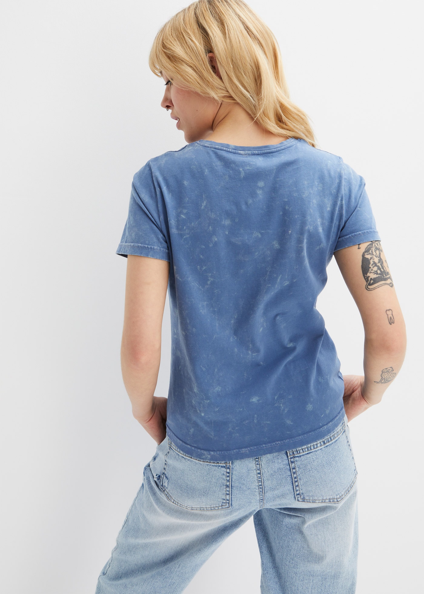 bonprix T-Shirt »T-Shirt aus reiner Baumwolle« Slim Fit Passform, Kurzarm, Gänseblümchen-Print, Moonwash-Effekt