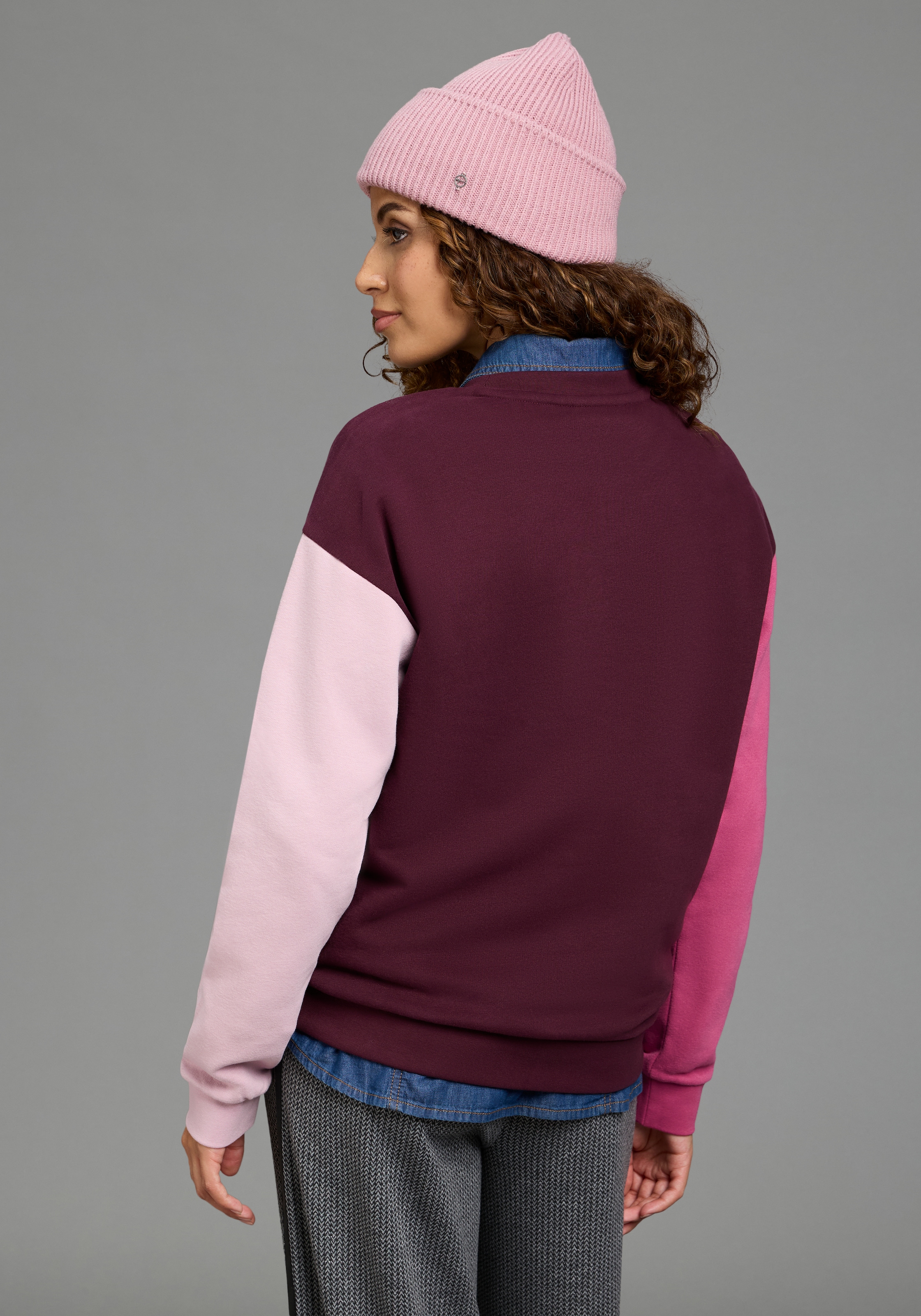KangaROOS Sweatshirt , mit Rundhalsausschnitt, Langarm-Design, aus Baumwolle und Polyester
