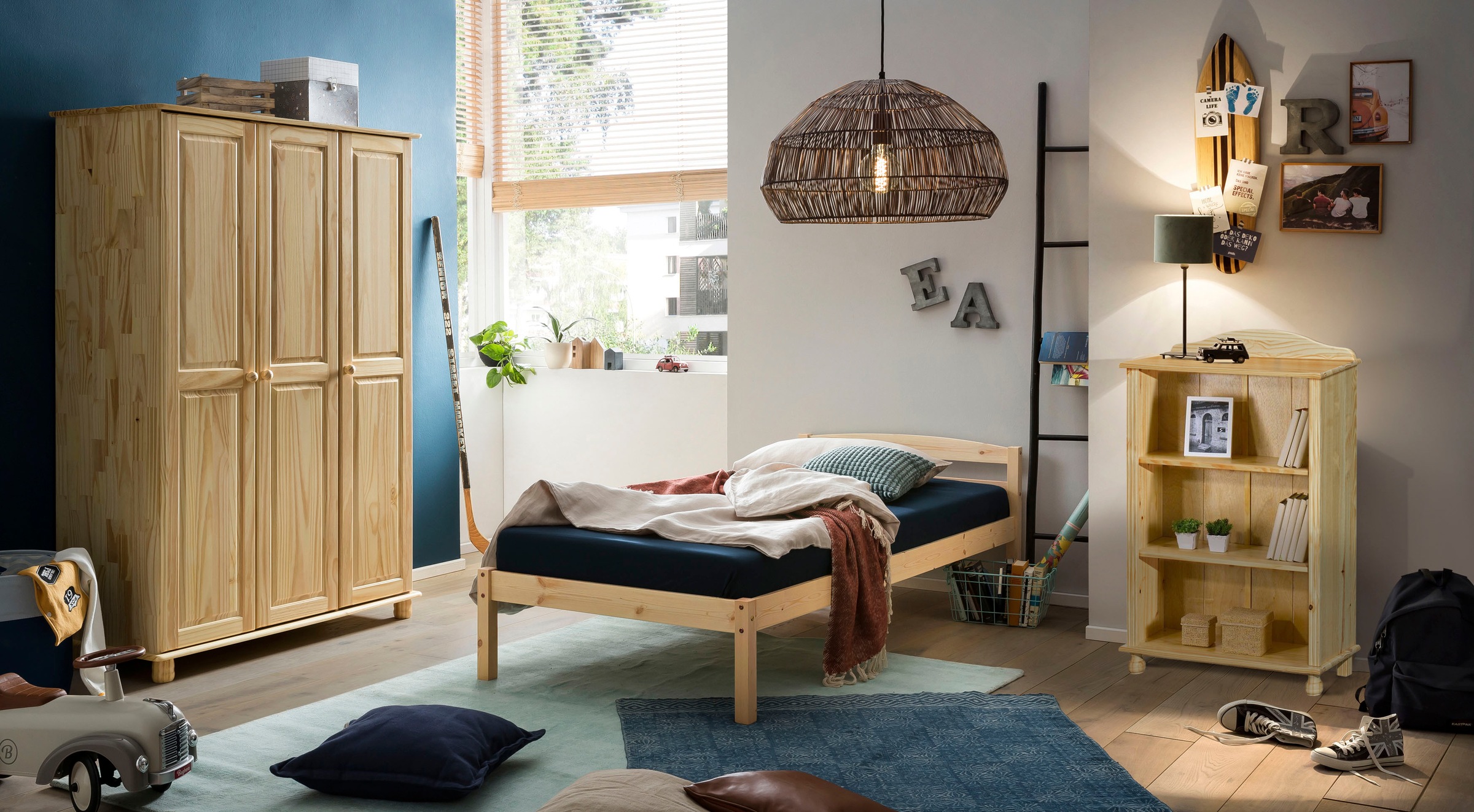Home affaire Bücherregal, (1 St.), gefertigt aus massivem Kiefernholz
