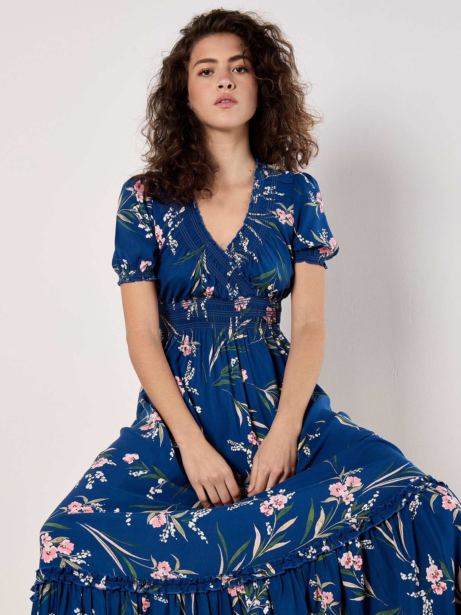 Apricot Maxikleid »Maxikleid« mit gesmokter Taille