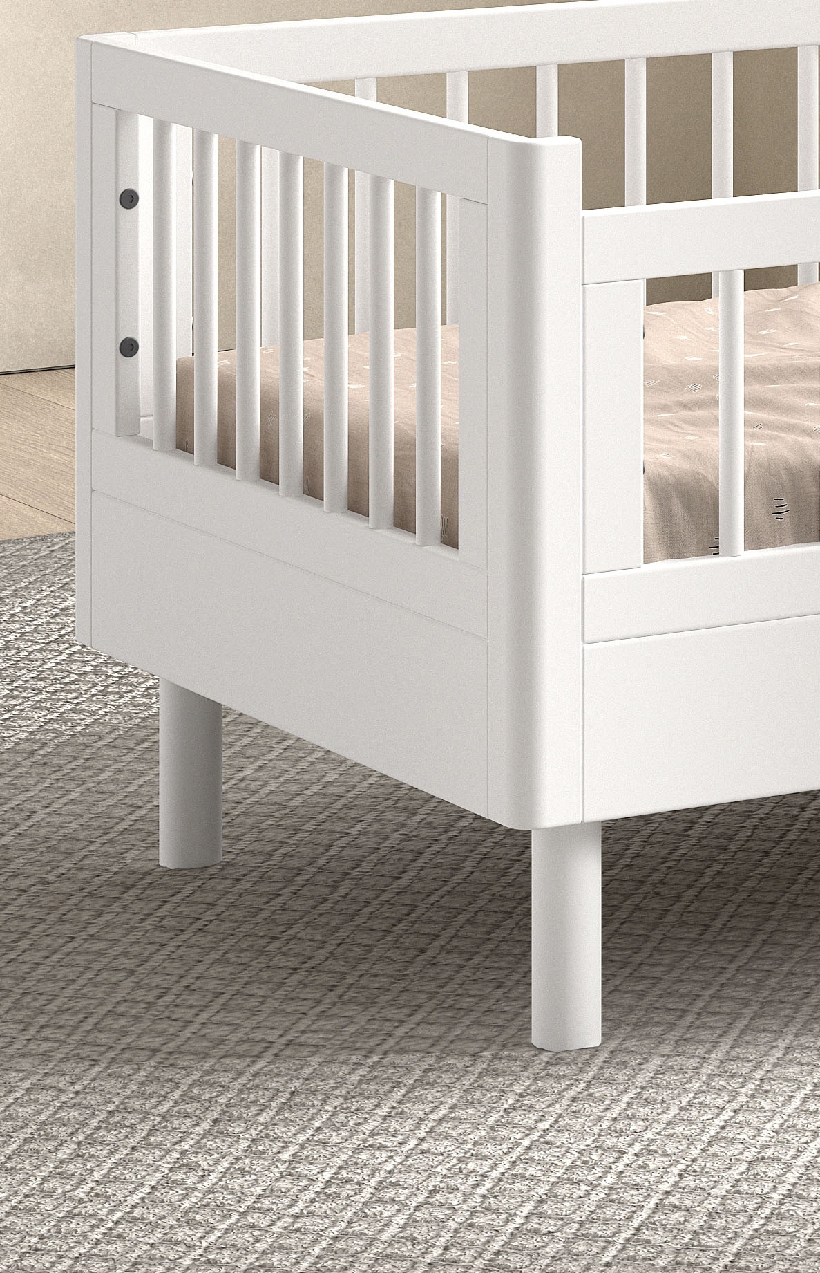 Vipack Kinderbett »Forrest Juniorbett 70/140 cm, mit Sprossen, Buche massiv«, (B/H/T ca.: 144x60x74 cm, mit Lattenrost, weiß lackiert), vorne mit Absturzschutz u. niedriger Betteinstieg