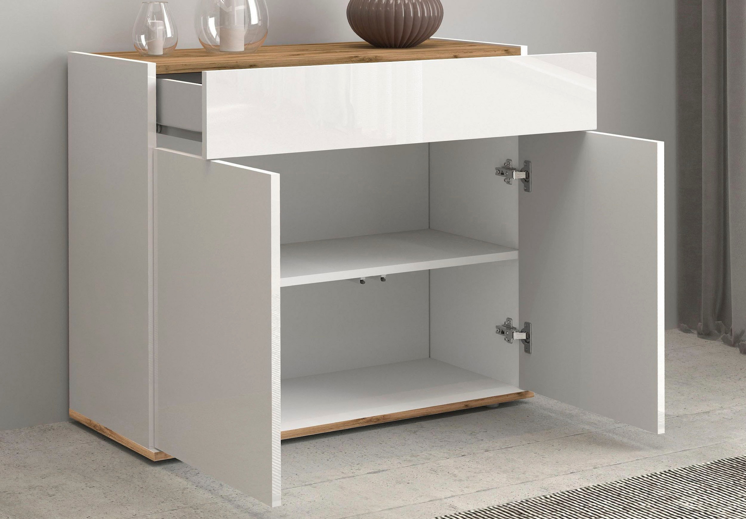 OTTO home Sideboard »Garda, Kommode, Schrank, 2 Türen, 1 Schublade, Made in Italy« Hochglanzlackierte Fronten, Korpus matt, grifflos, Breite 80,9 cm