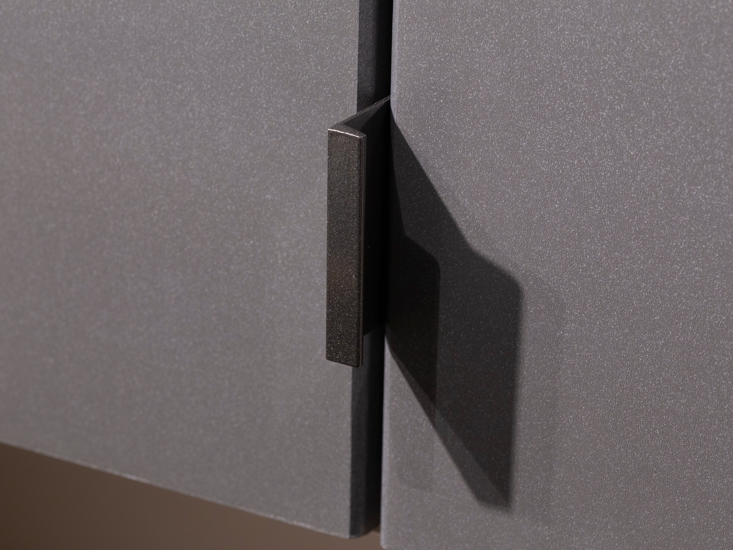 rauch Drehtürenschrank »Kleiderschrank Schrank Garderobe Wäscheschrank TICAO« Schubladen in der Höhe variabel positionierbar,  mit 2 geräumigen Schubladen, viel Stauraum MADE IN GERMANY