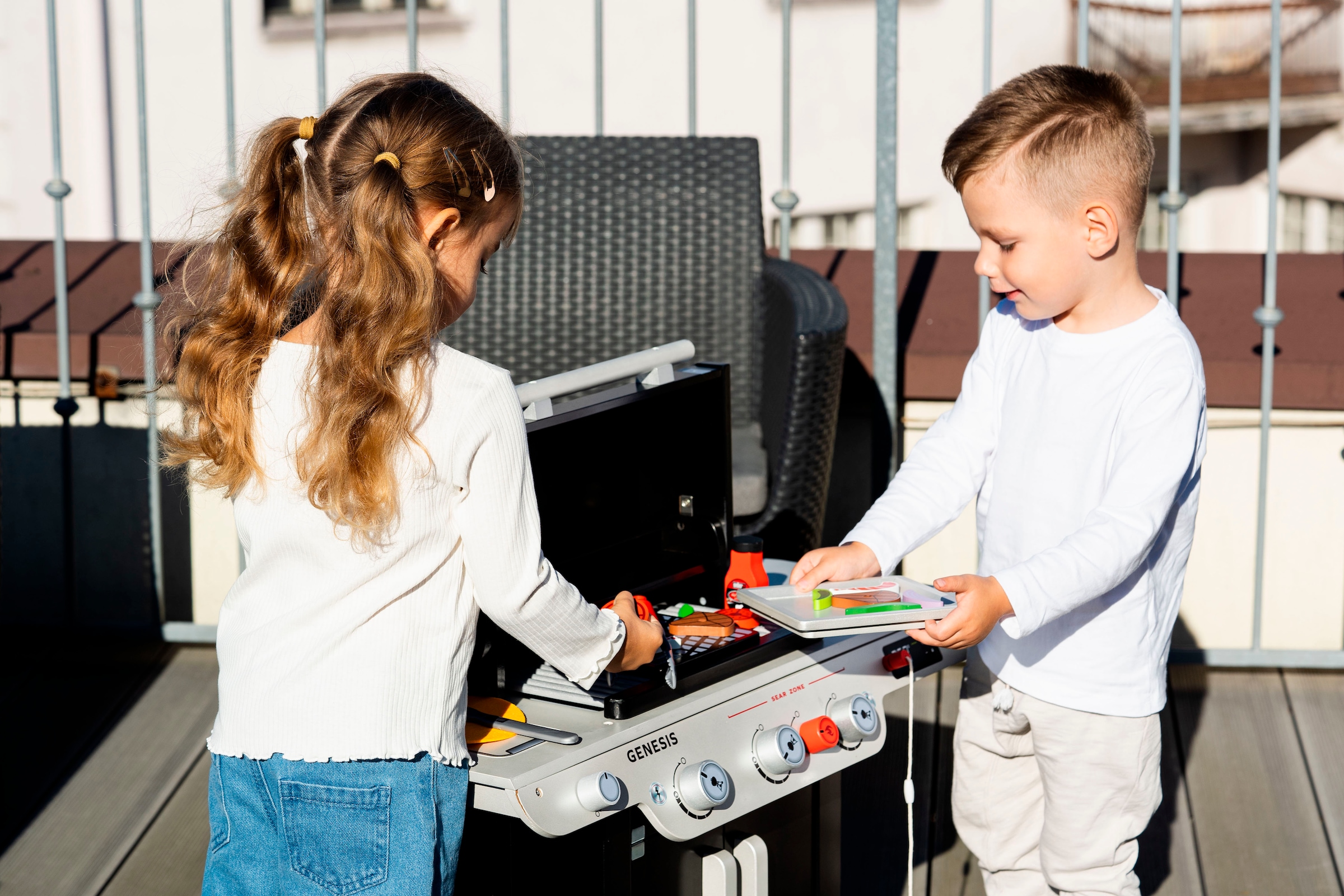 Klein Kinder-Grill »Weber, Genesis«, FSC®- schützt Wald - weltweit