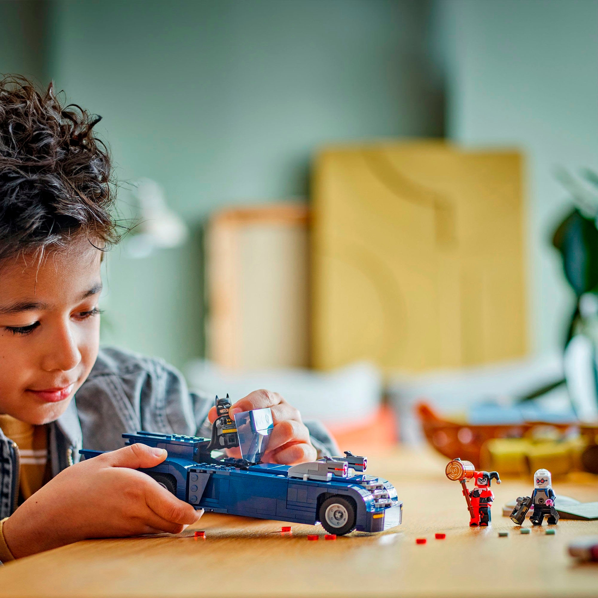 LEGO® Konstruktionsspielsteine »Batmn™ im Batmobil™ vs. Harley Quinn™ und Mr. Freeze™ (76274)«, (435 St.), LEGO Super Heroes; Made in Europe