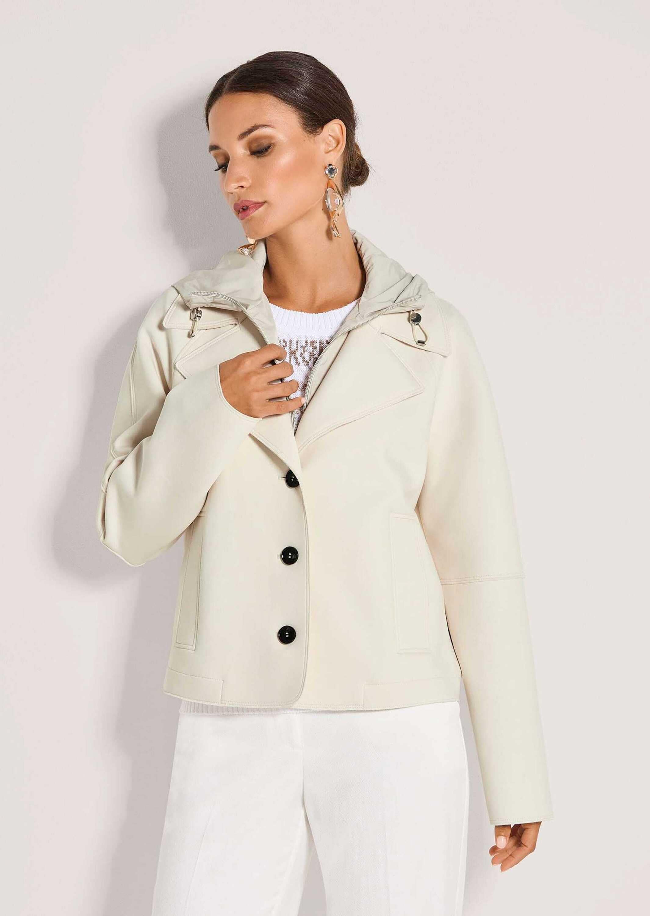 MADELEINE Kurzjacke »Cabanjacke Scuba-Jacke mit Kapuze« Markanter Reverskragen