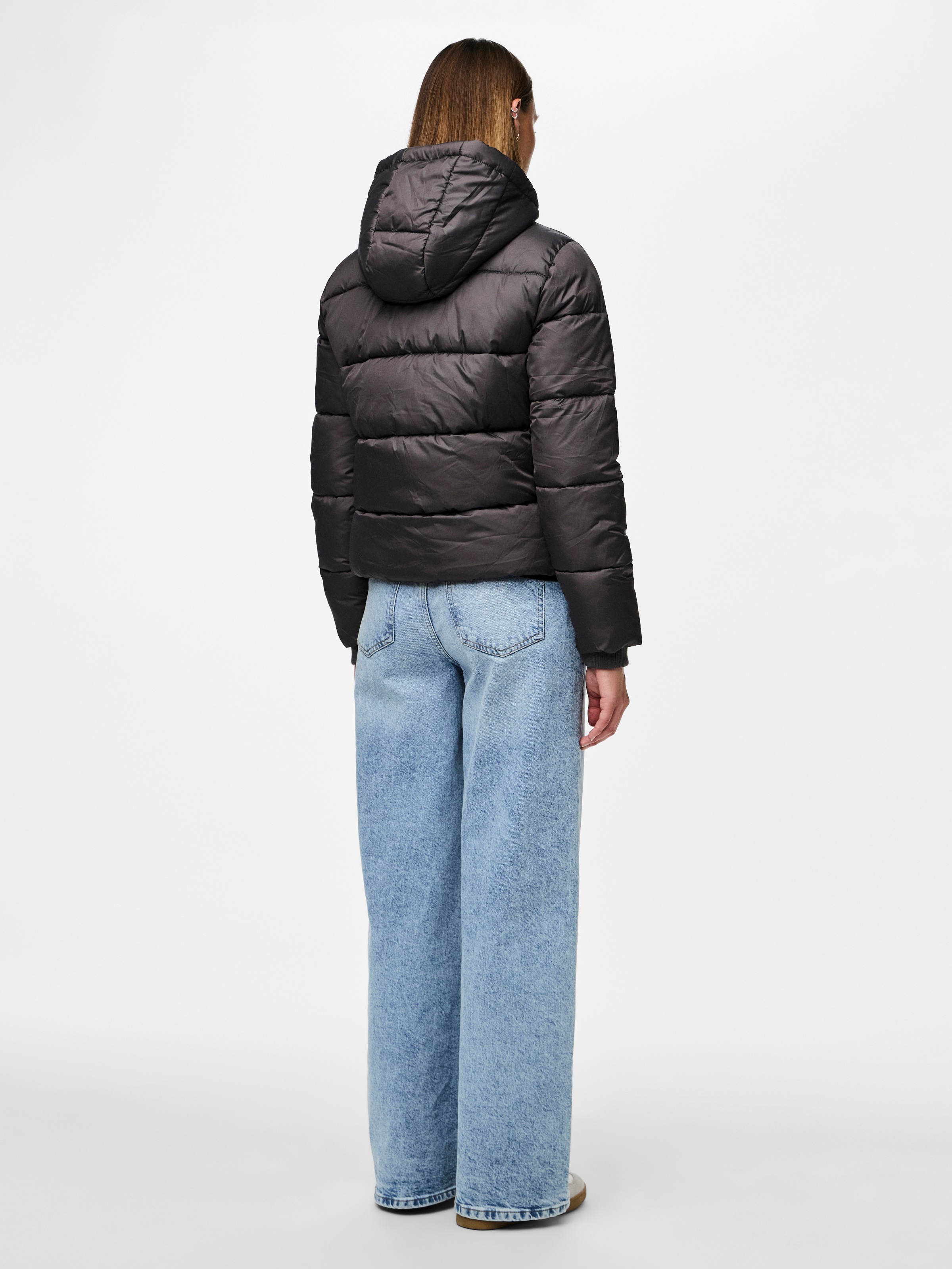 pieces Steppjacke »PCBEE NEW SHORT PUFFER JACKET NOOS BC«, mit Kapuze