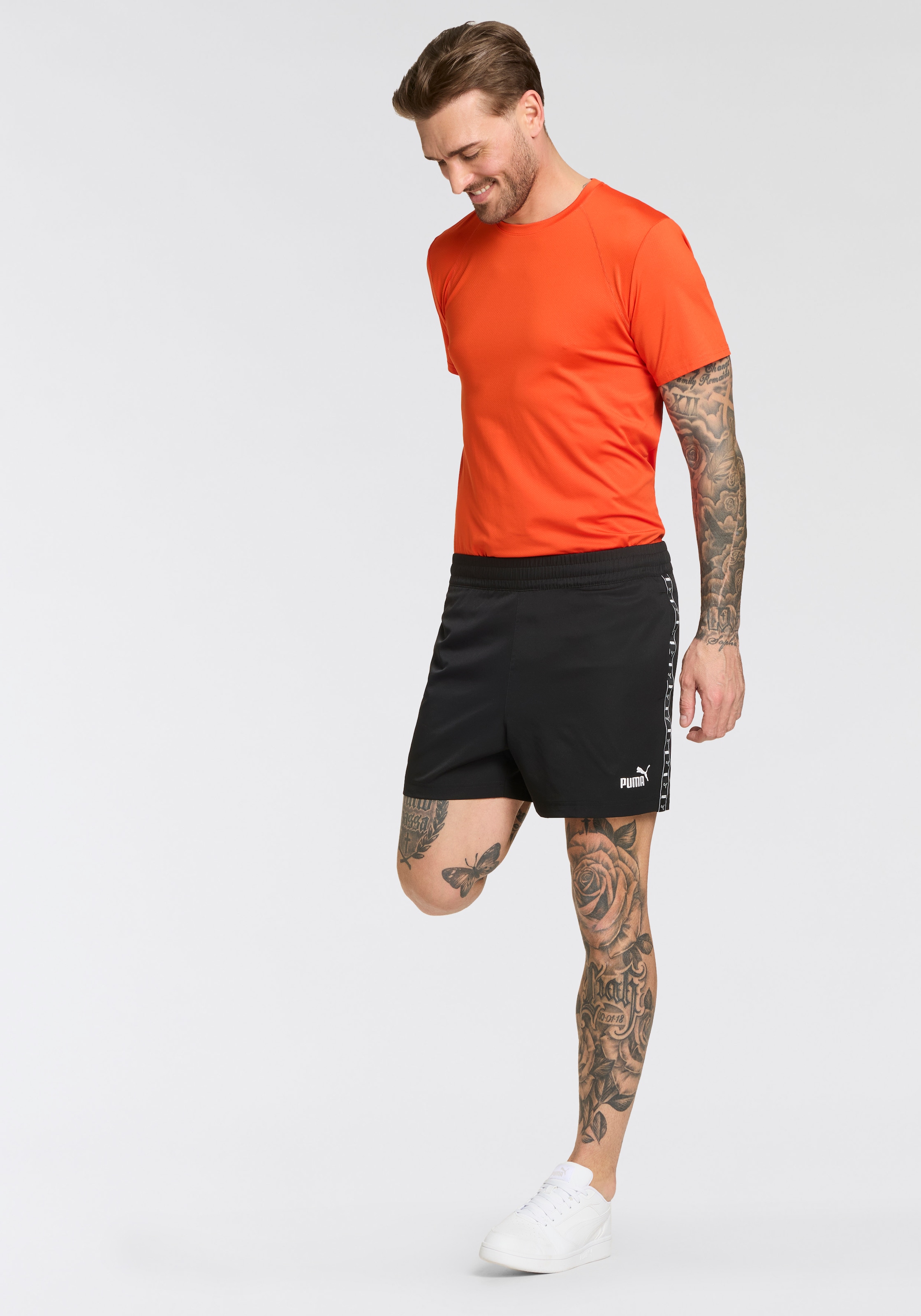 PUMA Shorts »ESS TAPE WOVEN SHORTS 5"«, für Herren, Tape Streifen am Bein