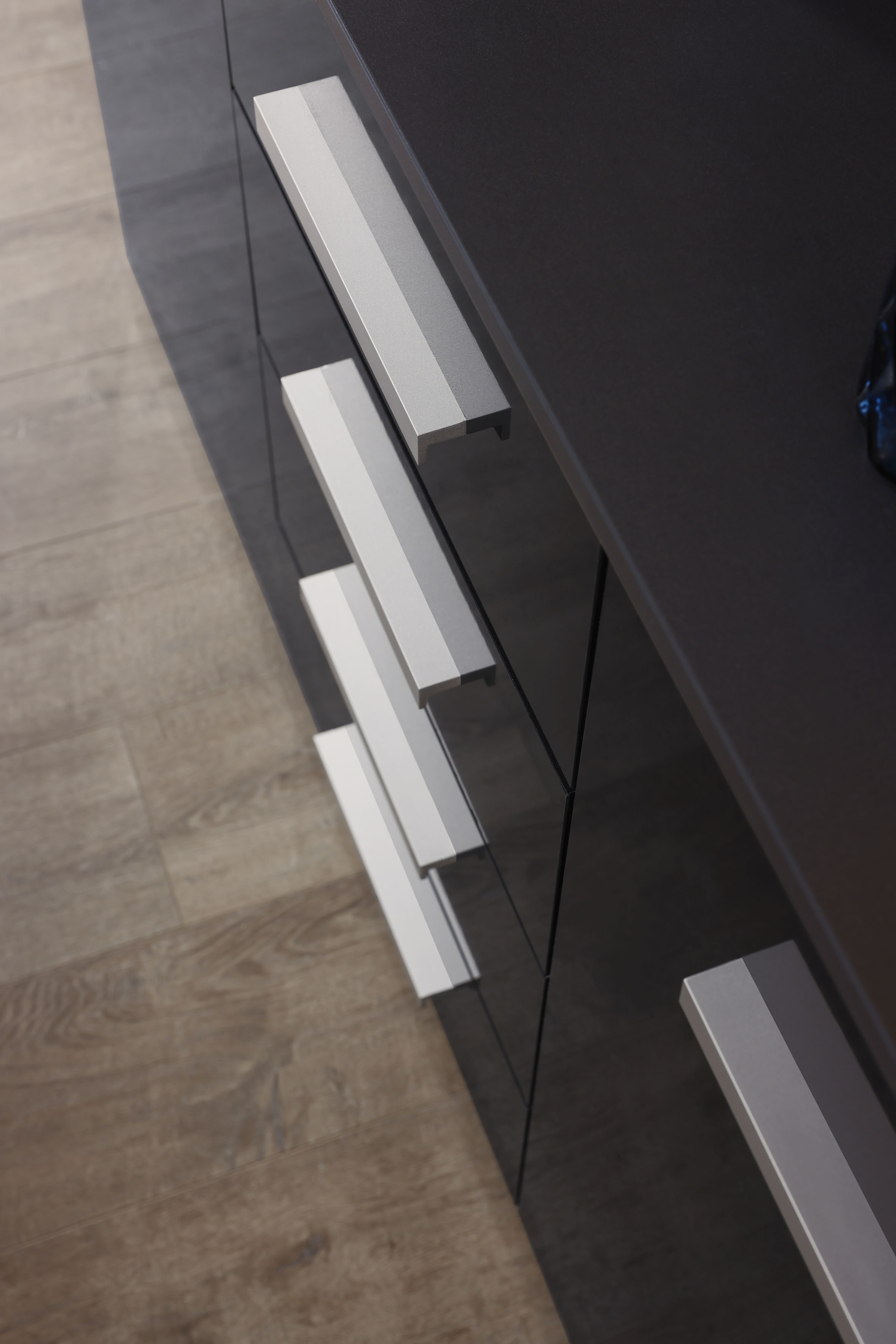 rauch Schubkastenkommode »Sideboard Kommode Kombikommode KOLUNA mit Hochglanzfront« Breite 120 cm,  vier große Schubladen, mit insgesamt 4 Einlegeböden MADE IN GERMANY