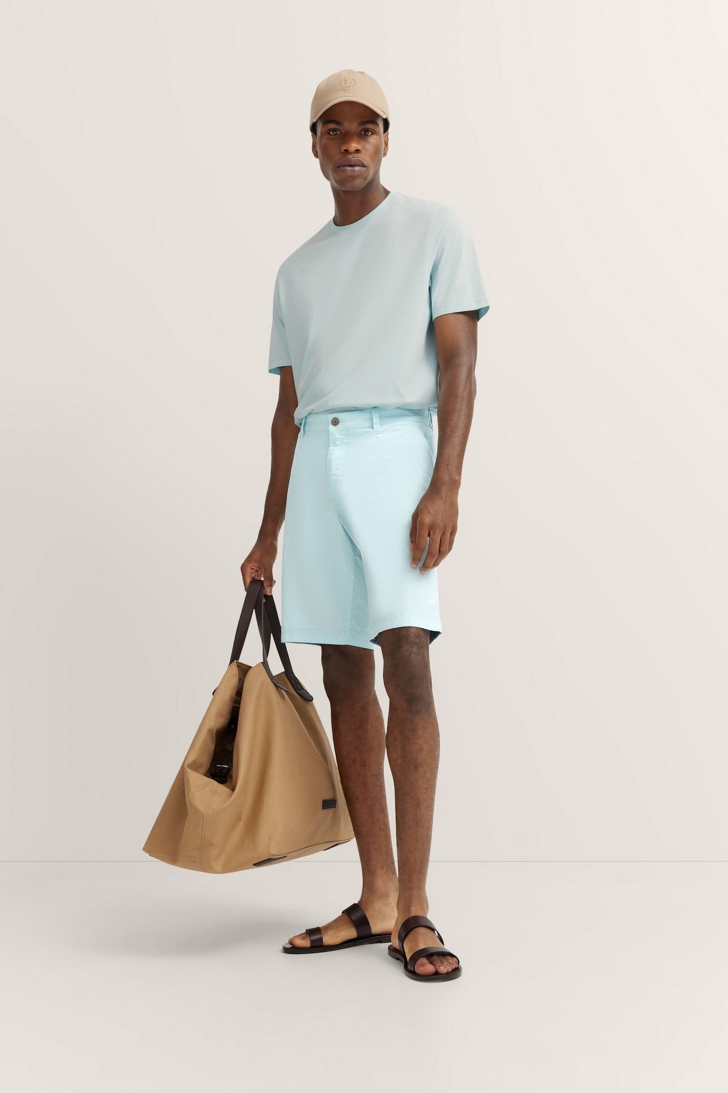 bugatti Bermudas, im lässigen Stil