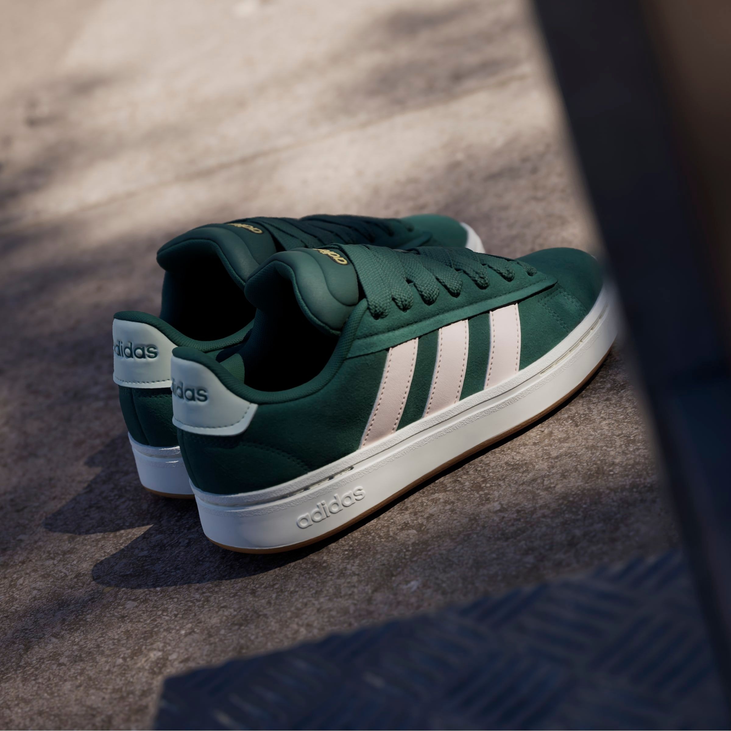 adidas Sportswear Sneaker »GRAND COURT ALPHA«, Design inspiriert vom adidas Campus 00