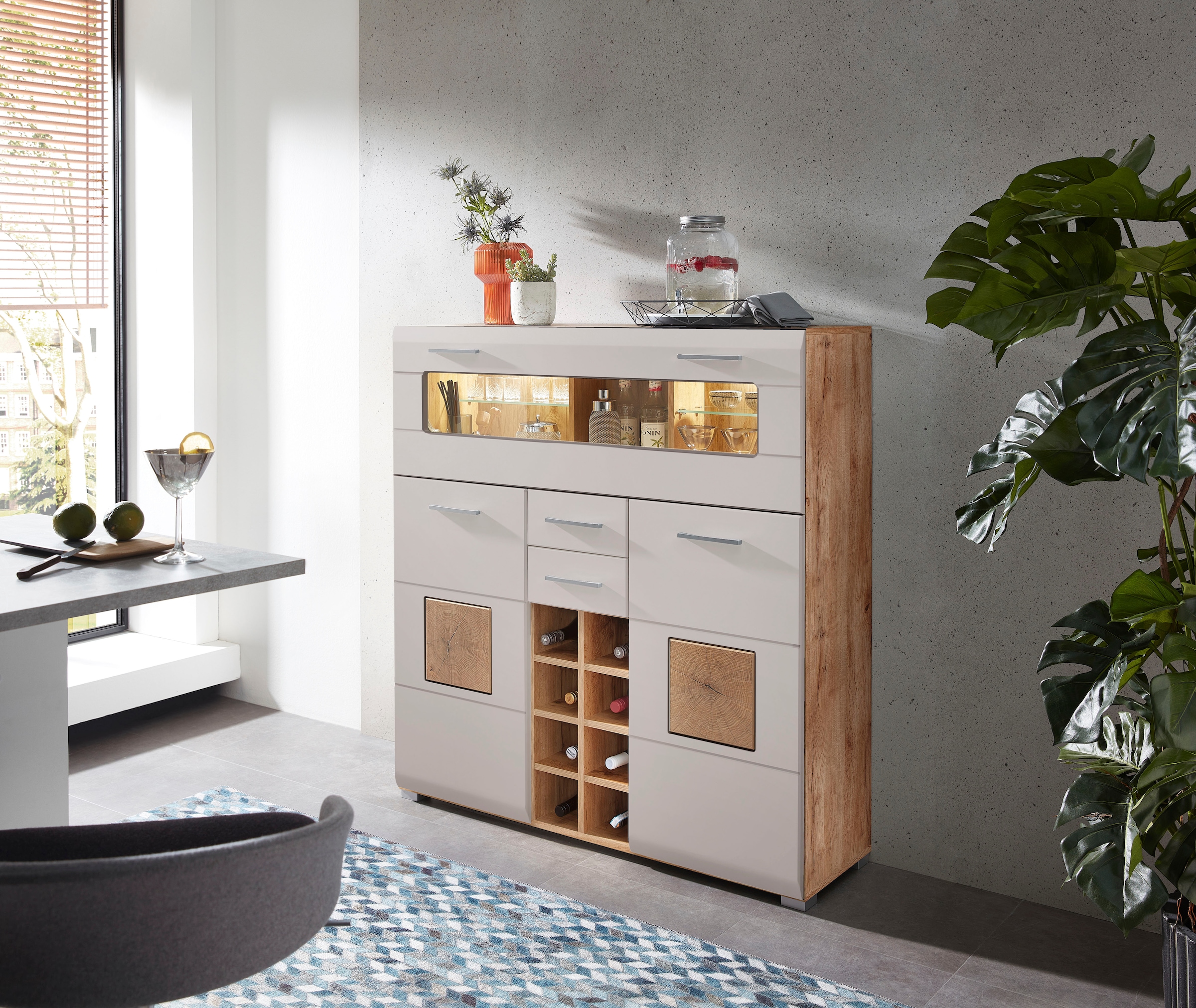 Innostyle Highboard »Barschrank SINFONIE, 120/129/37 cm BxHxT« 1 Stk. tlg. 2 türig, 8 Flaschenfächer, 1 Glasklappe, LED-Beleuchtung, Soft-Close