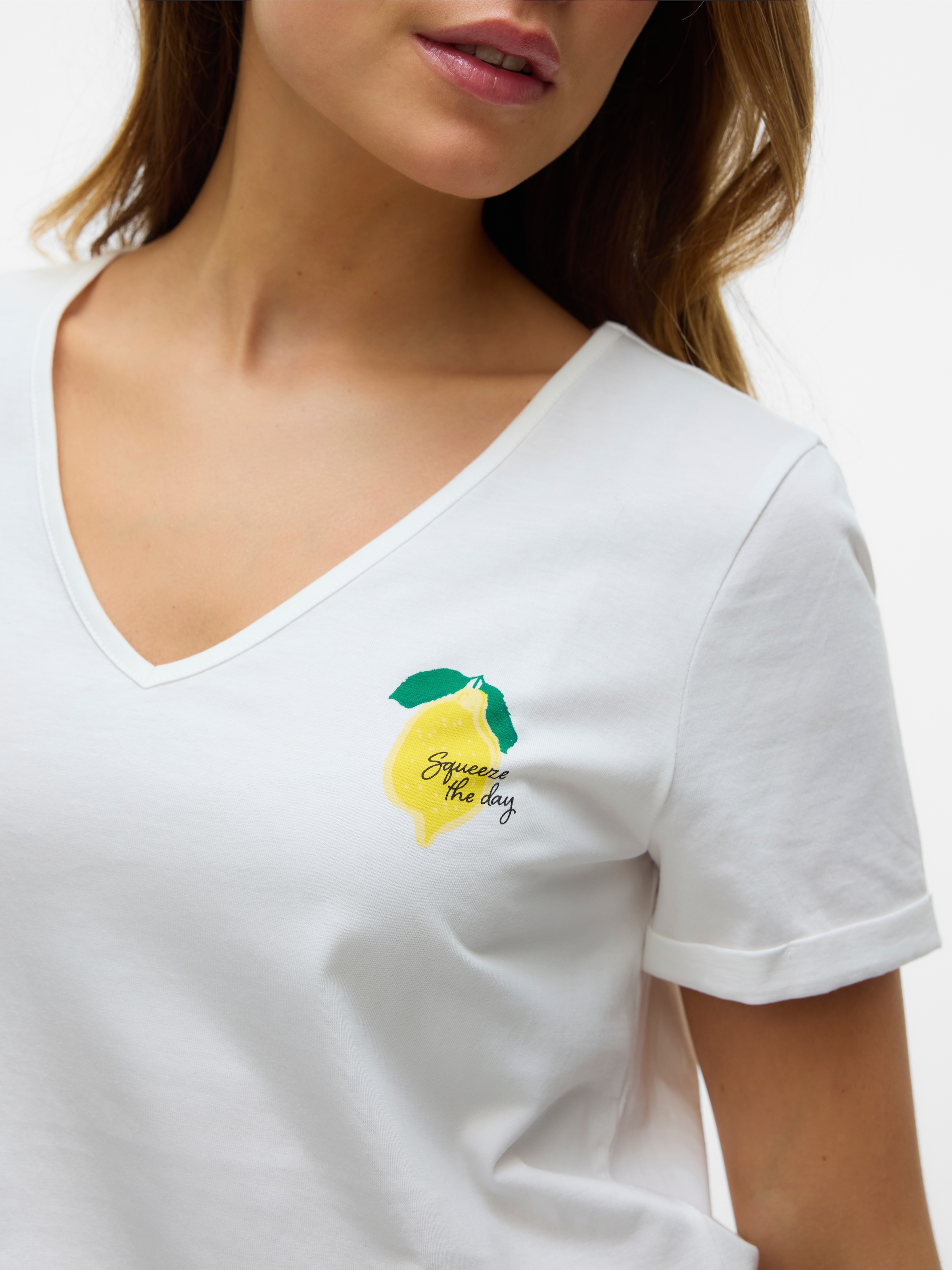 Vero Moda Kurzarmshirt »VMBITONA S/S V-NECK T-SHIRT JRS BTQ GA«