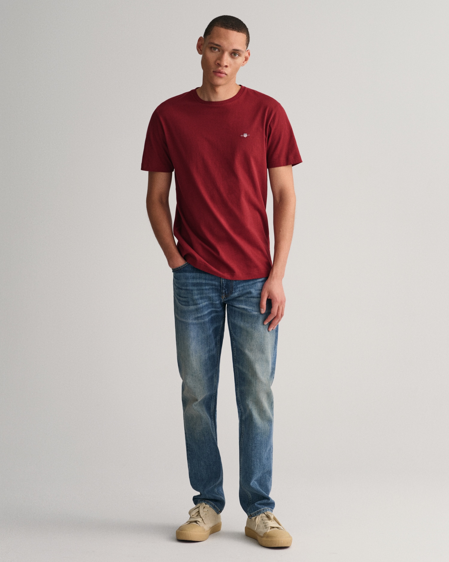 Gant T-Shirt »REG SHIELD SS T-SHIRT«, mit Logostickerei auf der Brust
