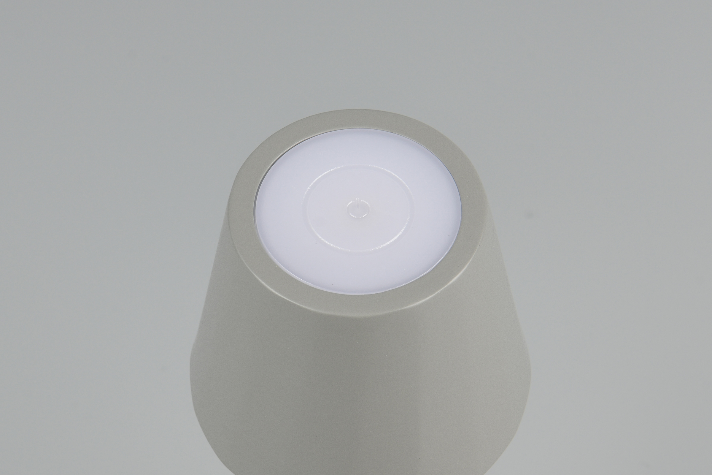 REALITY Leuchten LED Tischleuchte »DIAZ, Outdoor Akku Tischlampe Höhe 21 cm Ø 8,5 cm, IP44, Touchdimmer« LED-Board 1 Stk. Farbwechsler | warmweiß - kaltweiß CCT Lichtfarbe einstellbar 2700-6500K, 160 Lumen, 1,6W, USB Anschluss