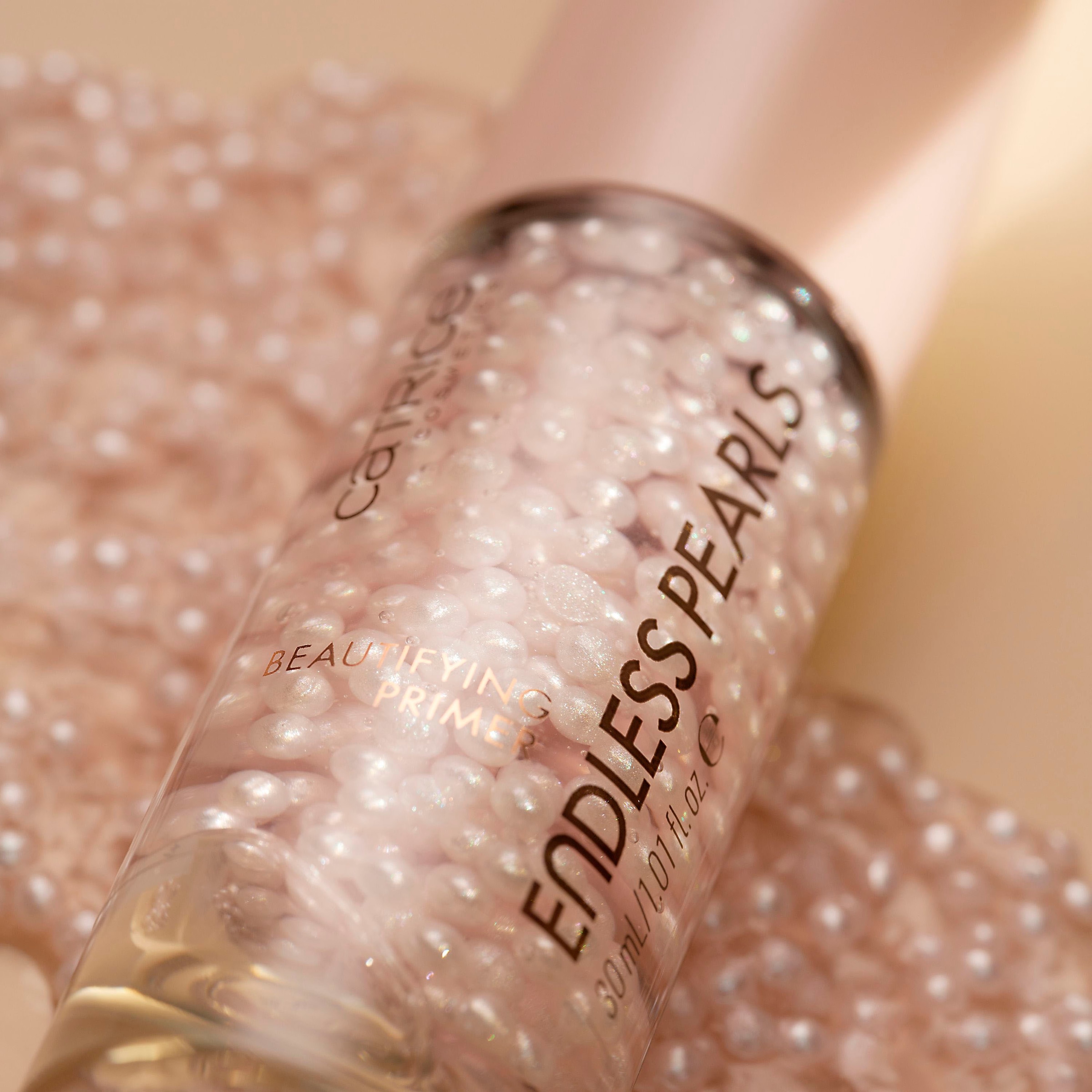 Catrice Primer »Endless Pearls Beautifying Primer«, mit Gel-Textur