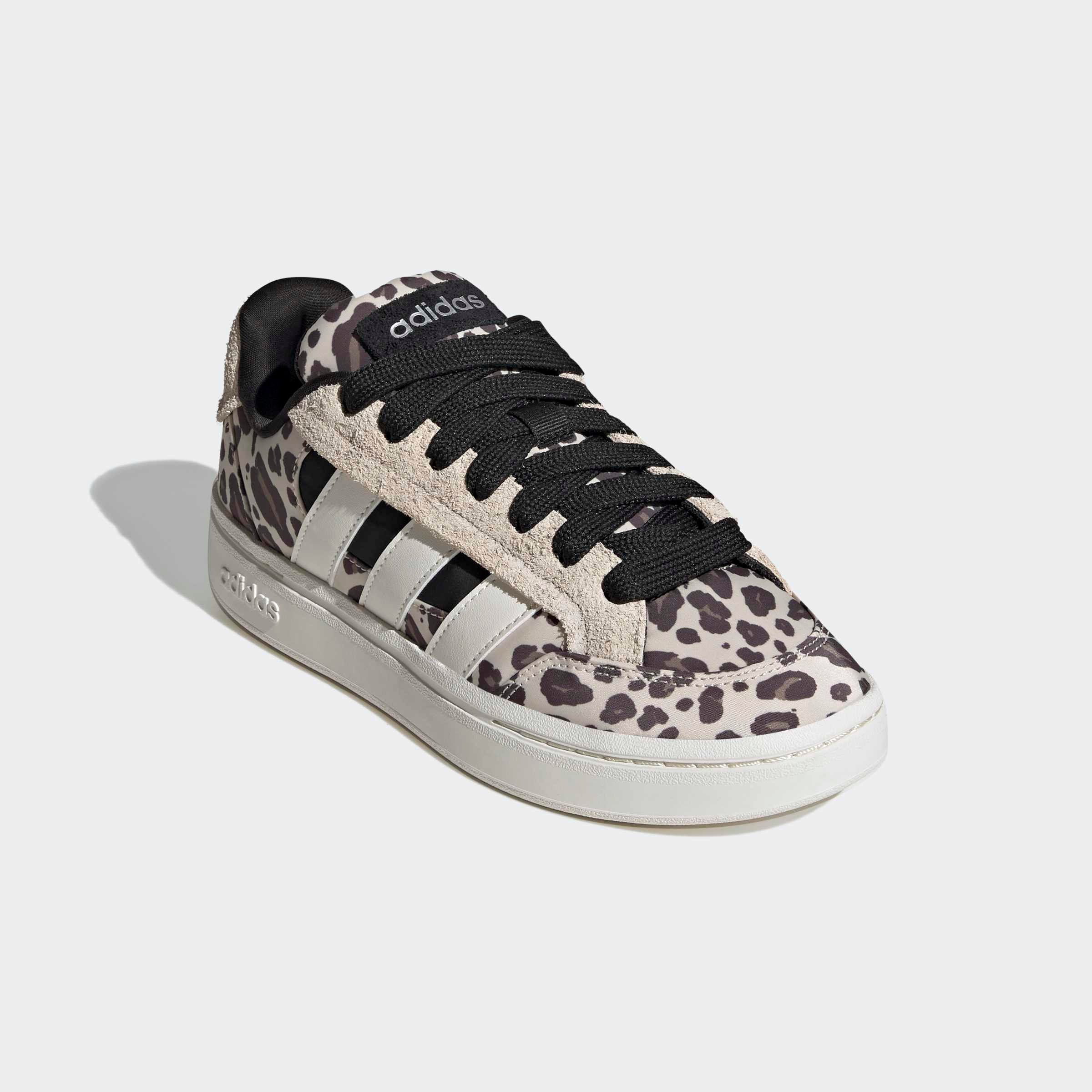 adidas Sportswear Sneaker »GRAND COURT ALPHA«  mit Leo Muster