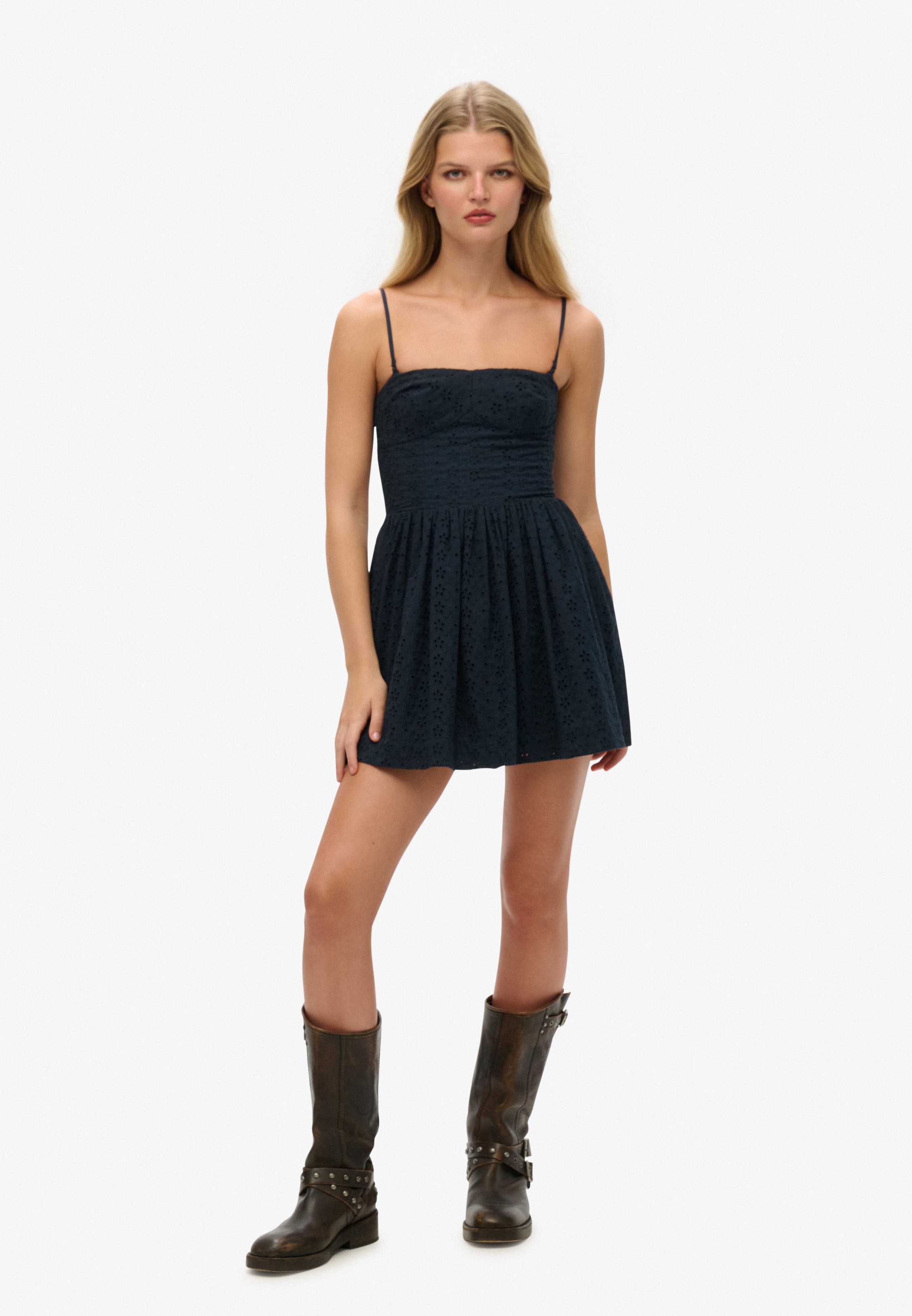 Superdry Sommerkleid »BRODERIE CAMI MINI DRESS« mit schöner Lochstickerei