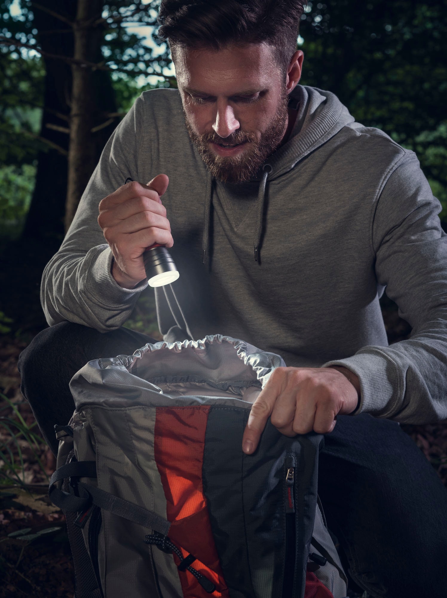 VARTA Taschenlampe »Outdoor Sports F10 Taschenlampe inkl. 3x LONGLIFE Power AAA Batterien«