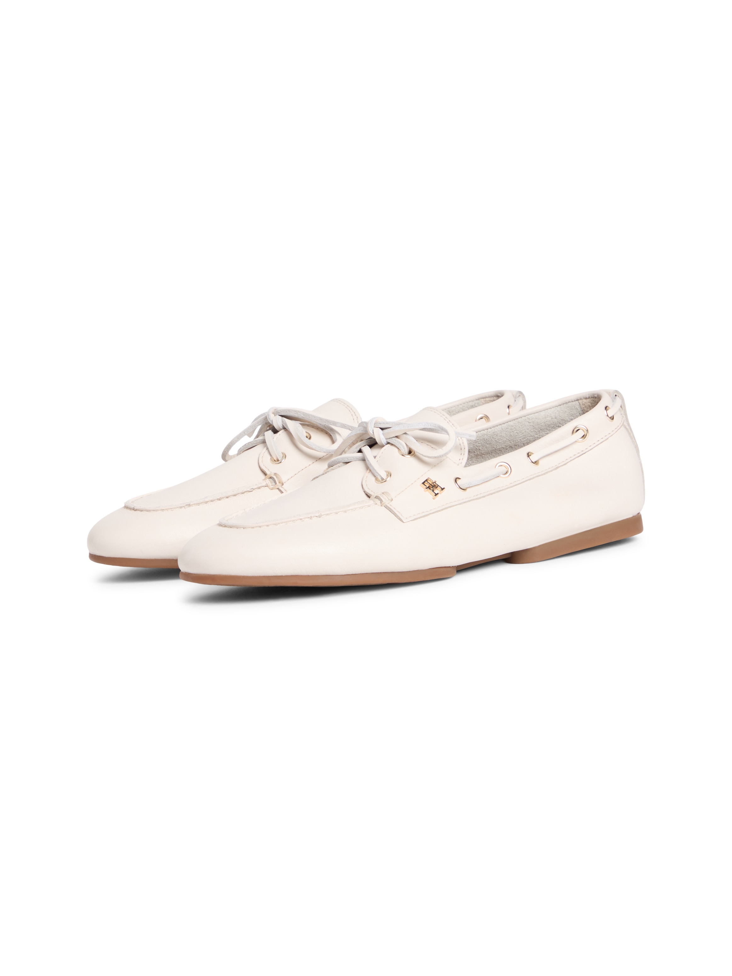 Tommy Hilfiger Bootsschuh »TH SLEEK LEATHER BOAT SHOE«  Bootsschuh, Businessschuh mit Blockabsatz und Ösen mit Durchzug
