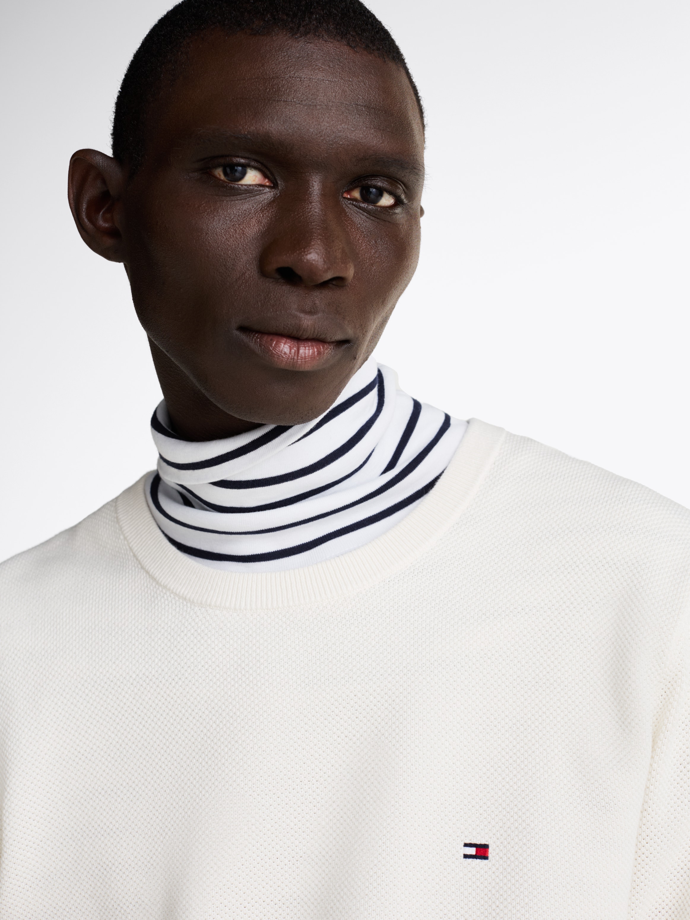 Tommy Hilfiger Rundhalspullover »ESSENTIAL STRUCTURE CREW NECK mit Struktur und Label« unifarben, casual, regular fit, Baumwolle, Rundhals