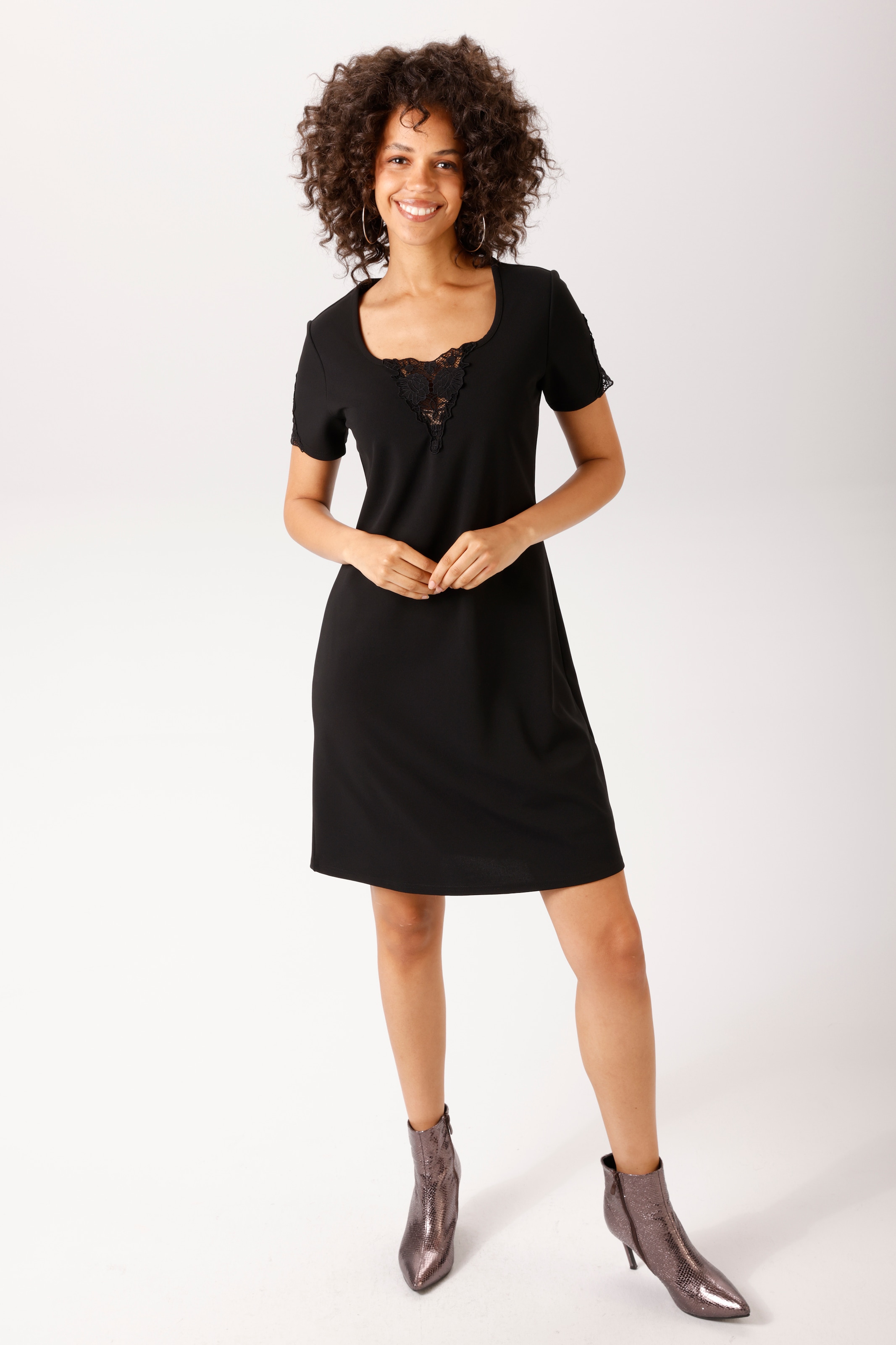 Aniston CASUAL Minikleid mit raffinierten Spitzeneinsätzen - NEUE KOLLEKTION