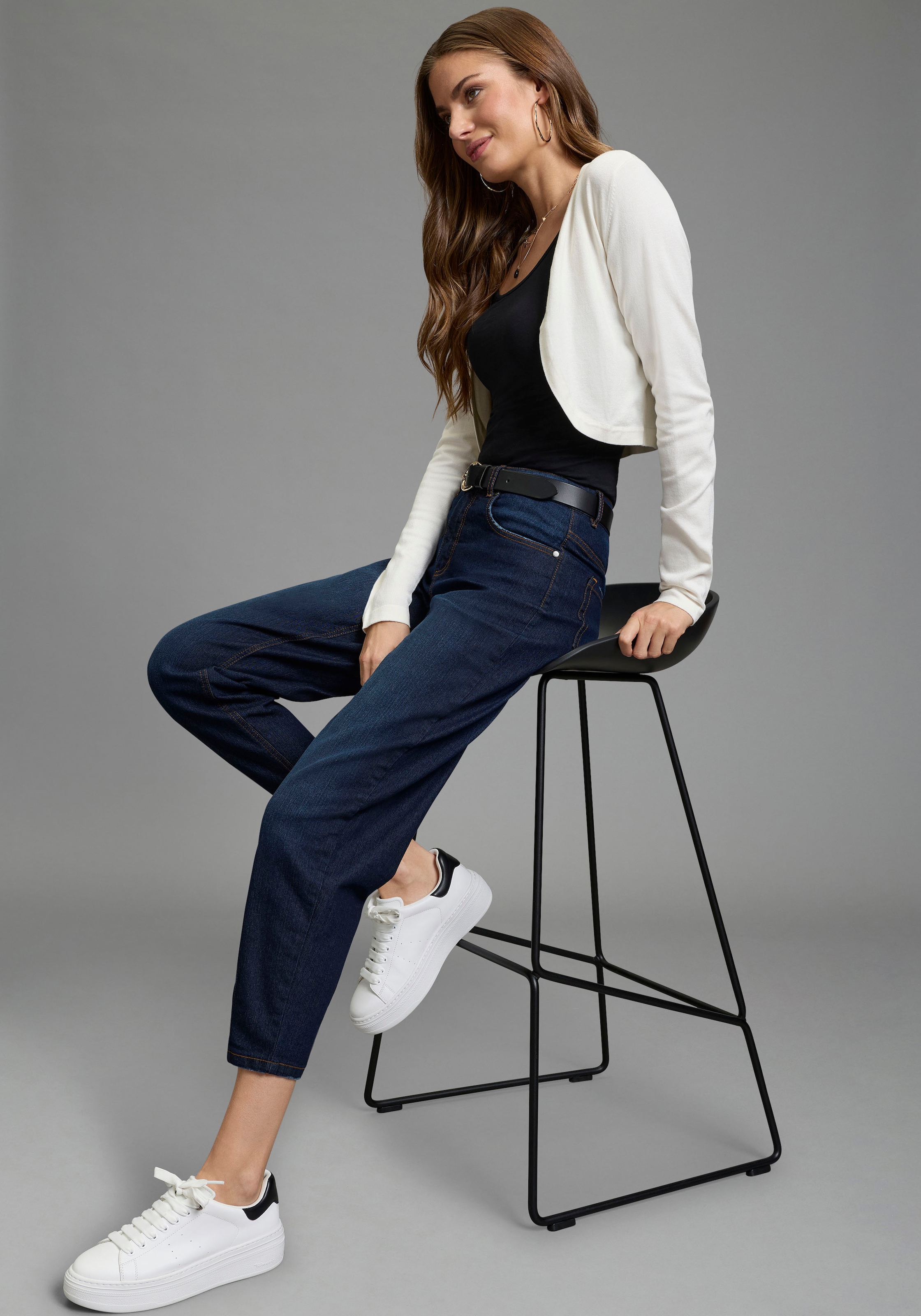 Laura Scott Bolero mit femininer, figurschmeichelnder Silhouette