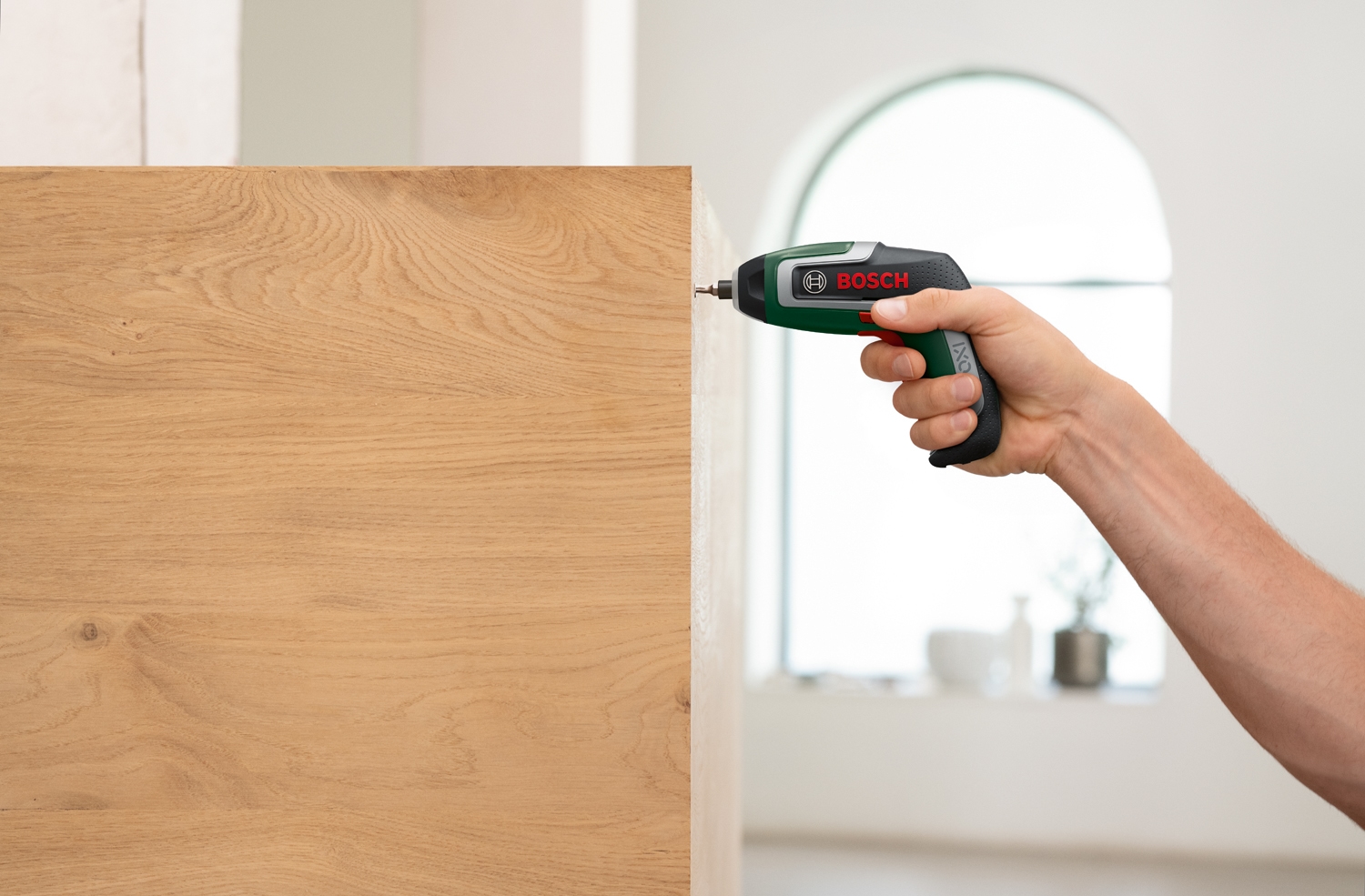 Bosch Home & Garden Akku-Schrauber »IXO 7«, mit 32-tlg. Schrauberbit-Set